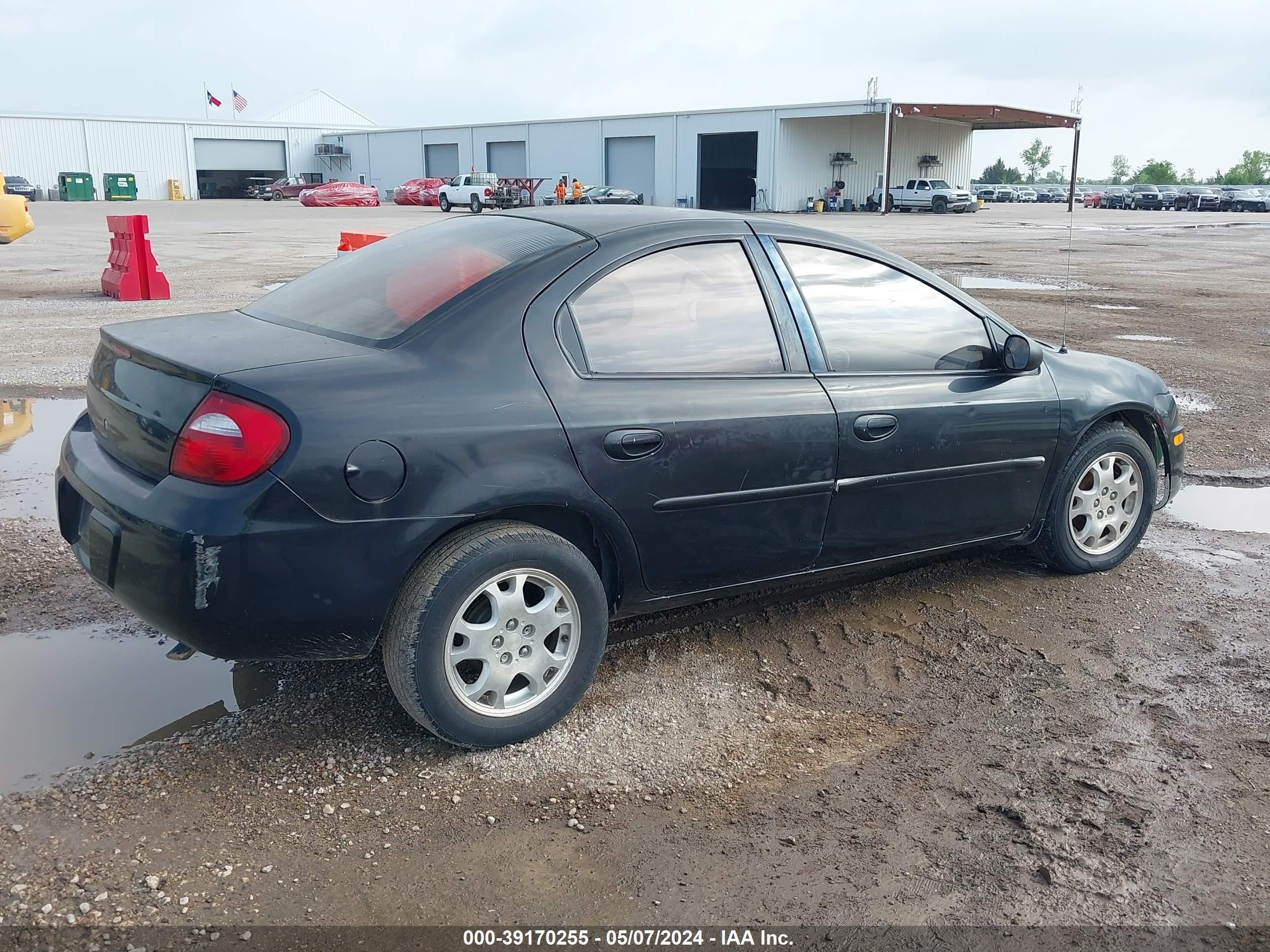 Photo 3 VIN: 1B3ES56C05D267414 - DODGE NEON 