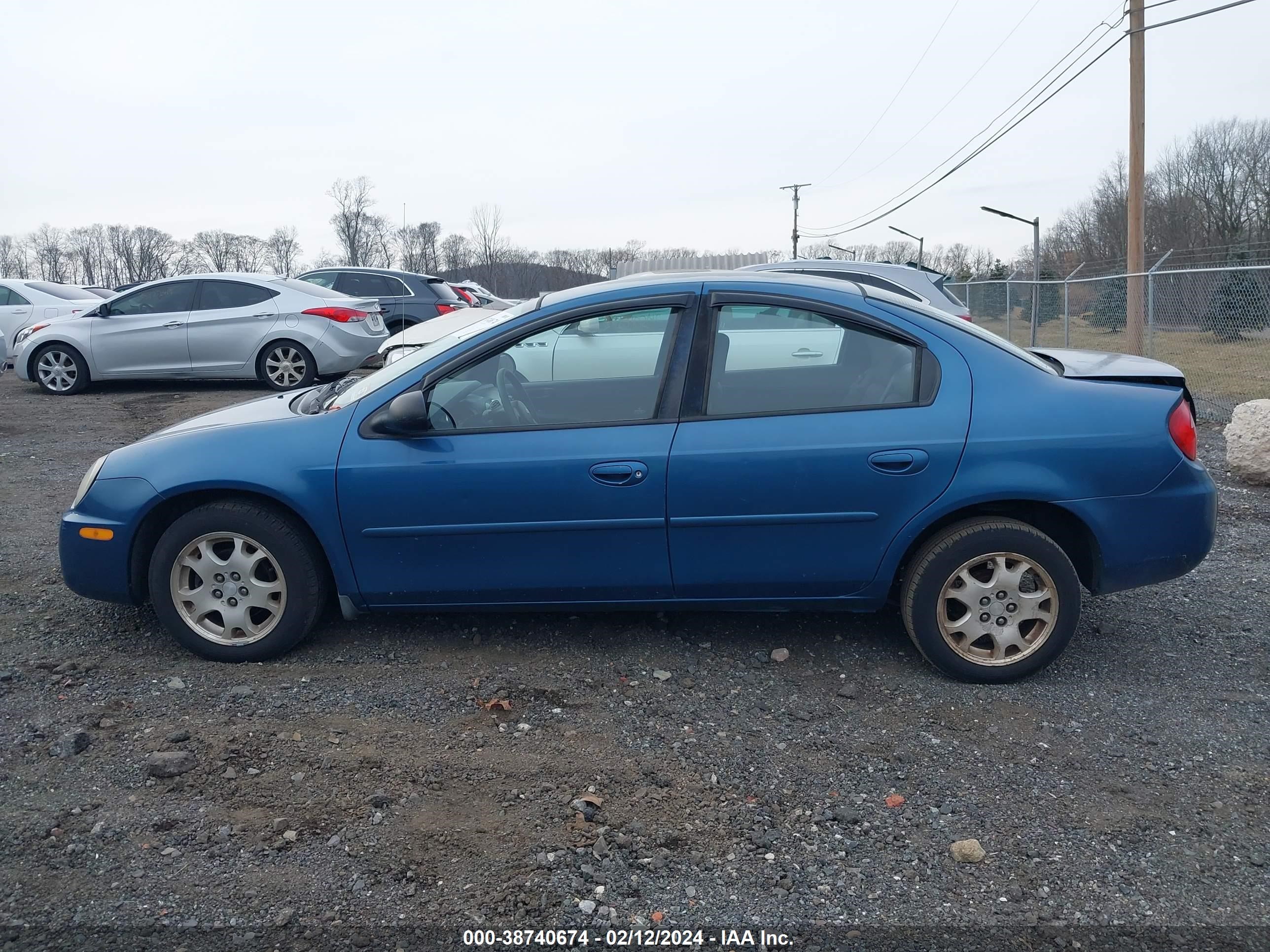 Photo 13 VIN: 1B3ES56C13D113453 - DODGE NEON 