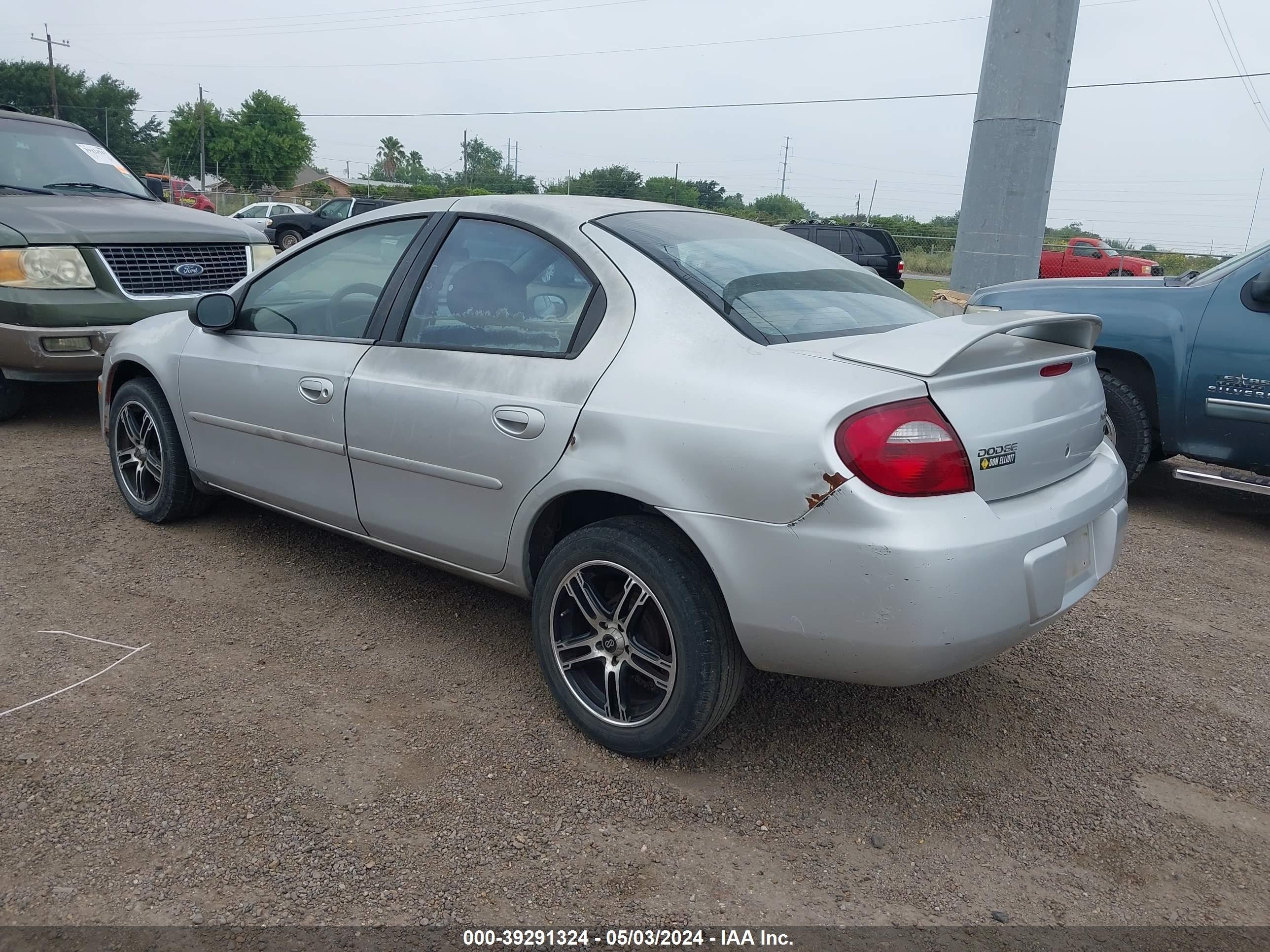 Photo 2 VIN: 1B3ES56C15D175762 - DODGE NEON 