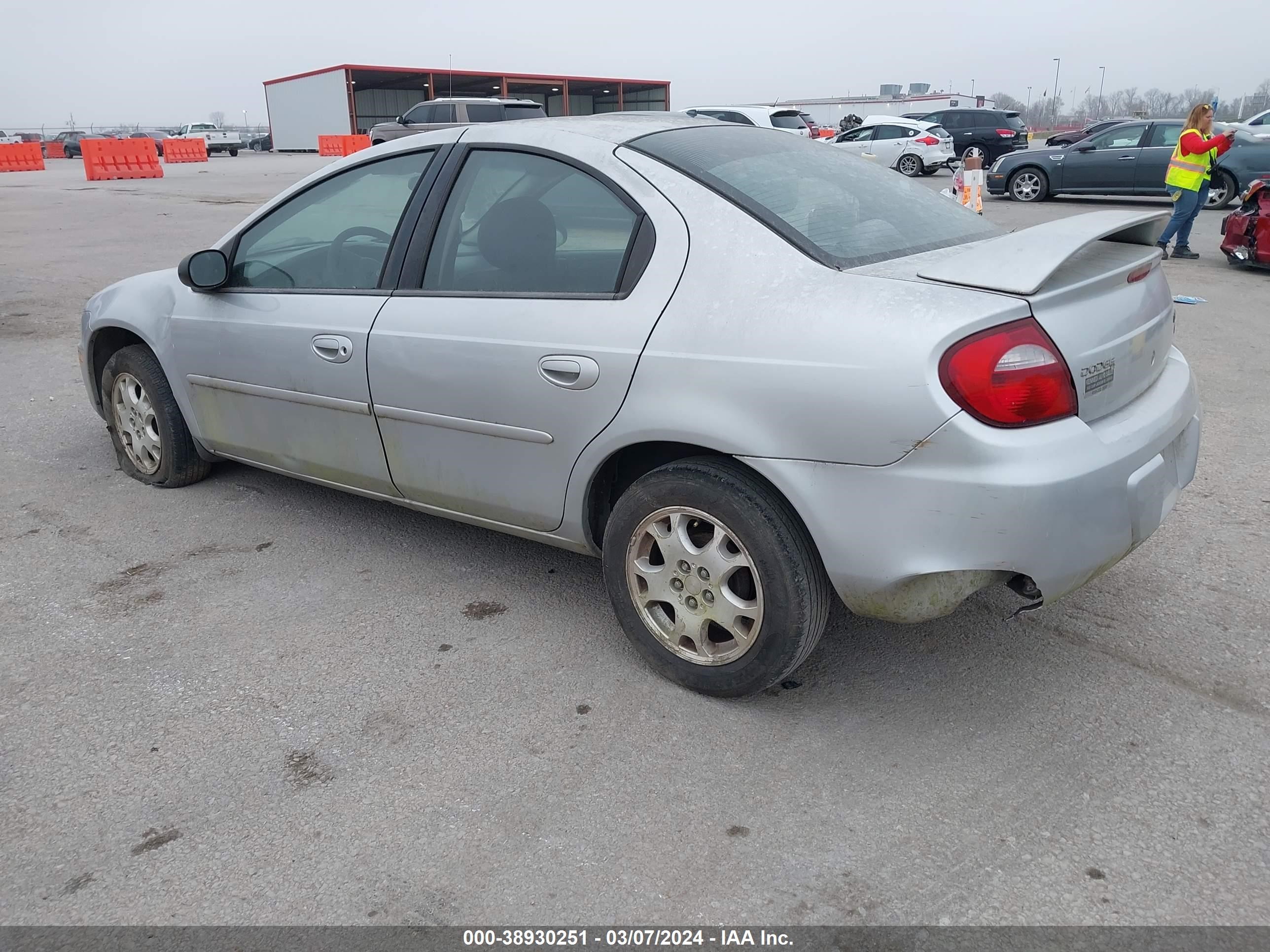 Photo 2 VIN: 1B3ES56C45D202467 - DODGE NEON 