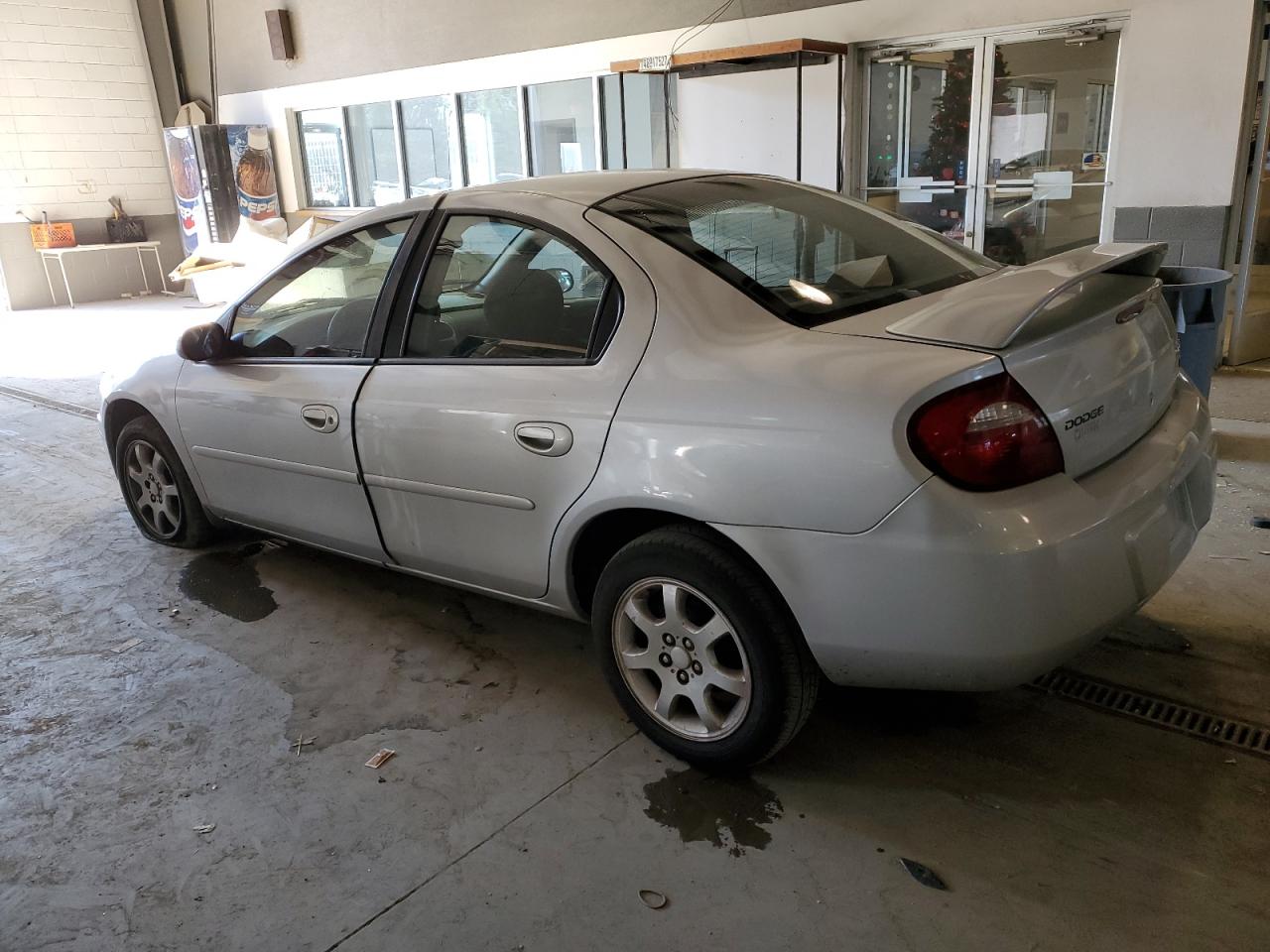 Photo 1 VIN: 1B3ES56C45D247134 - DODGE NEON 