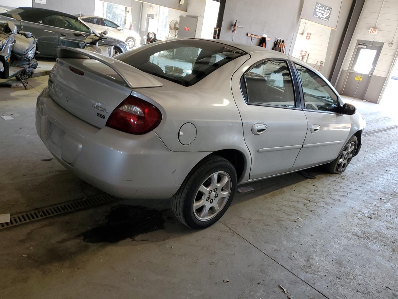 Photo 2 VIN: 1B3ES56C45D247134 - DODGE NEON 