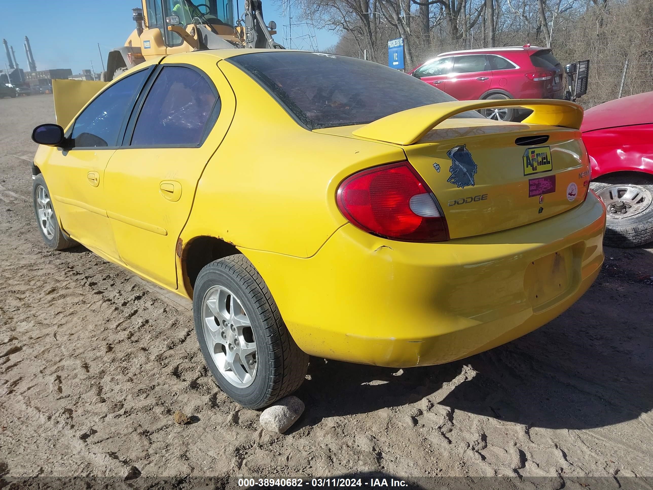 Photo 2 VIN: 1B3ES56C52D612402 - DODGE NEON 