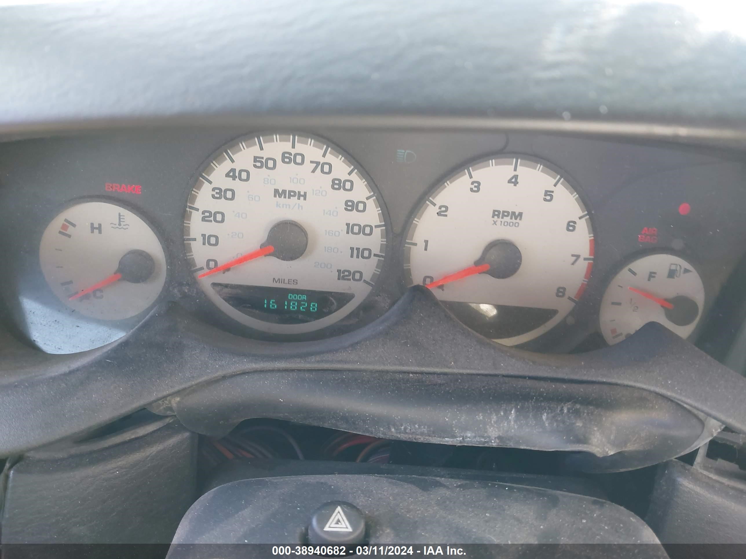 Photo 6 VIN: 1B3ES56C52D612402 - DODGE NEON 