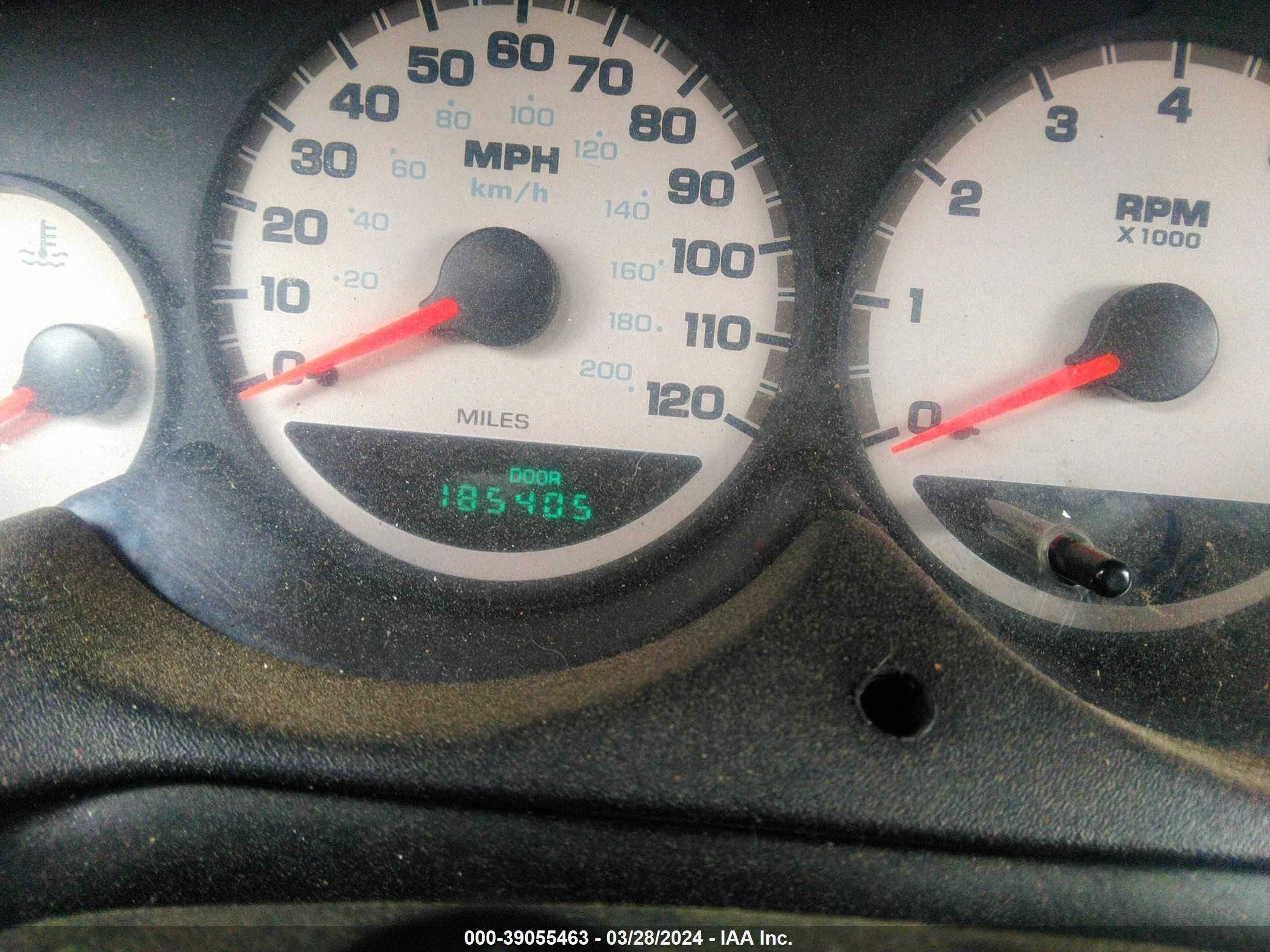 Photo 6 VIN: 1B3ES56C55D105388 - DODGE NEON 