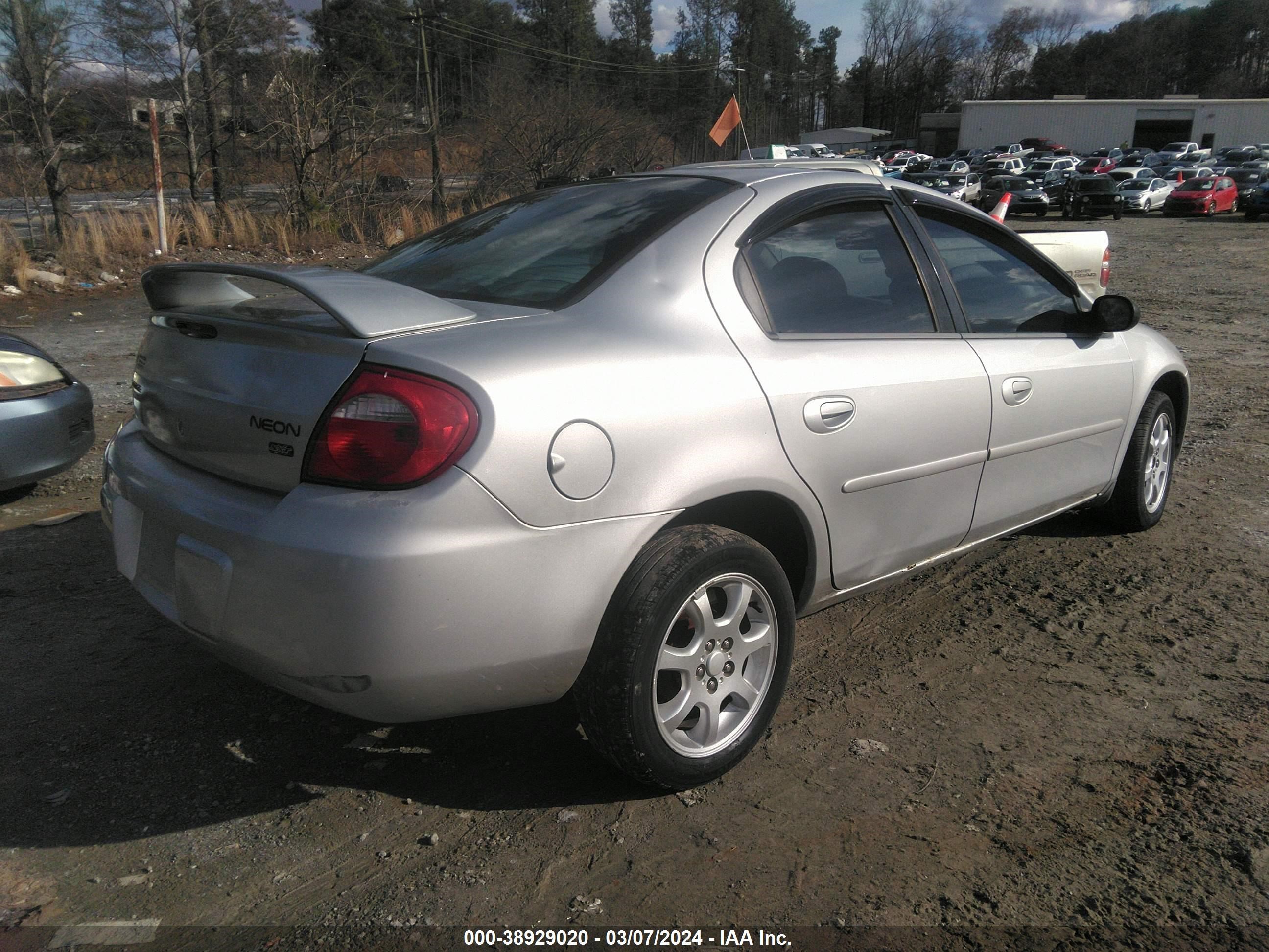 Photo 3 VIN: 1B3ES56C55D268641 - DODGE NEON 