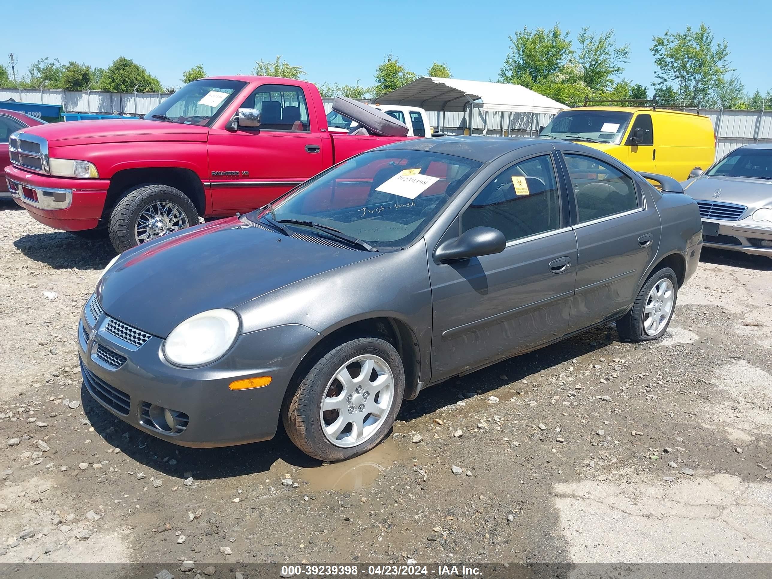 Photo 1 VIN: 1B3ES56C64D641734 - DODGE NEON 