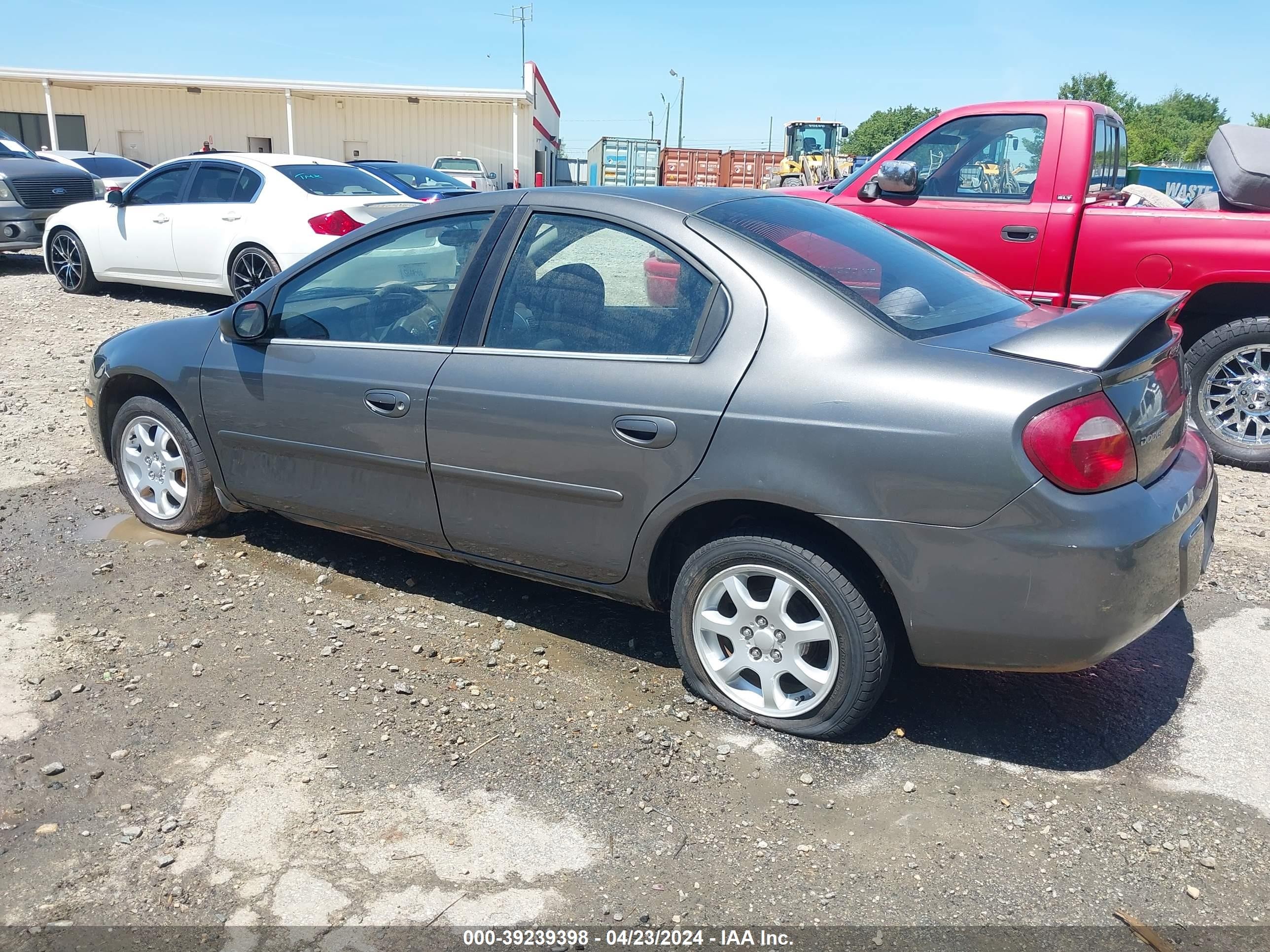 Photo 2 VIN: 1B3ES56C64D641734 - DODGE NEON 