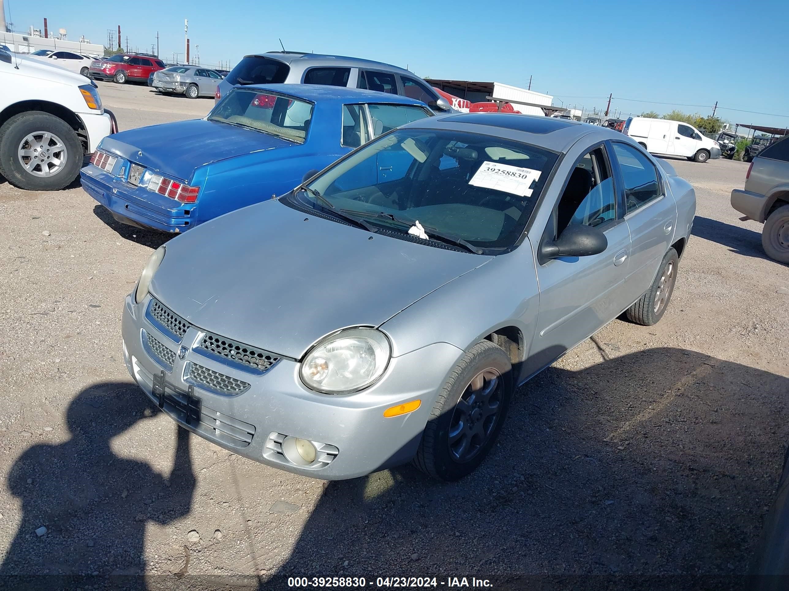 Photo 2 VIN: 1B3ES56C74D544218 - DODGE NEON 