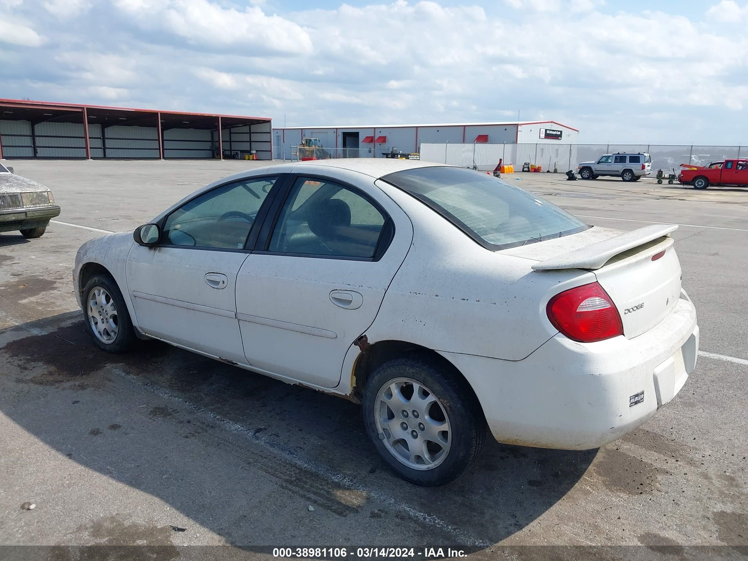 Photo 2 VIN: 1B3ES56C84D552053 - DODGE NEON 