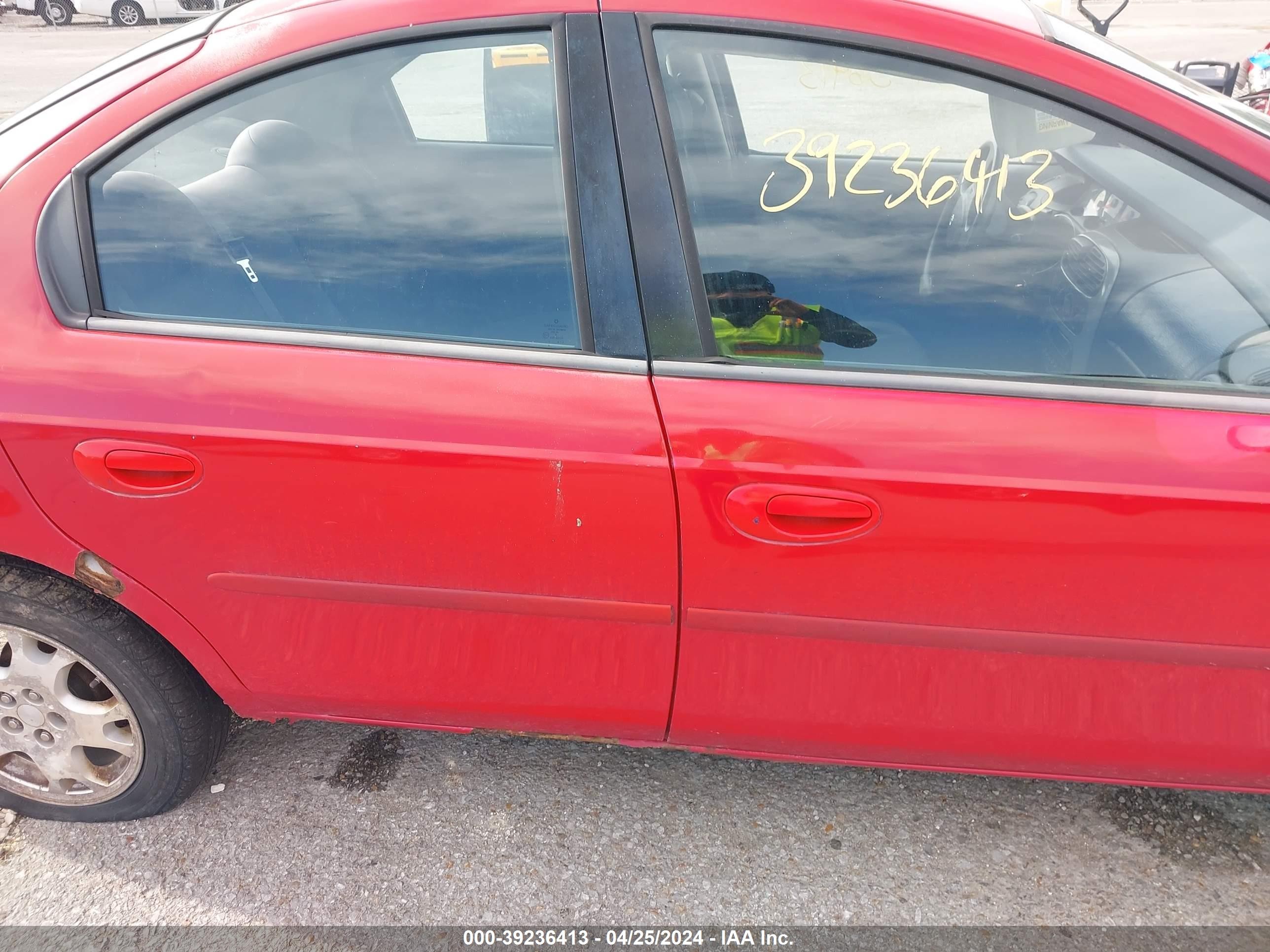 Photo 11 VIN: 1B3ES56C84D584310 - DODGE NEON 