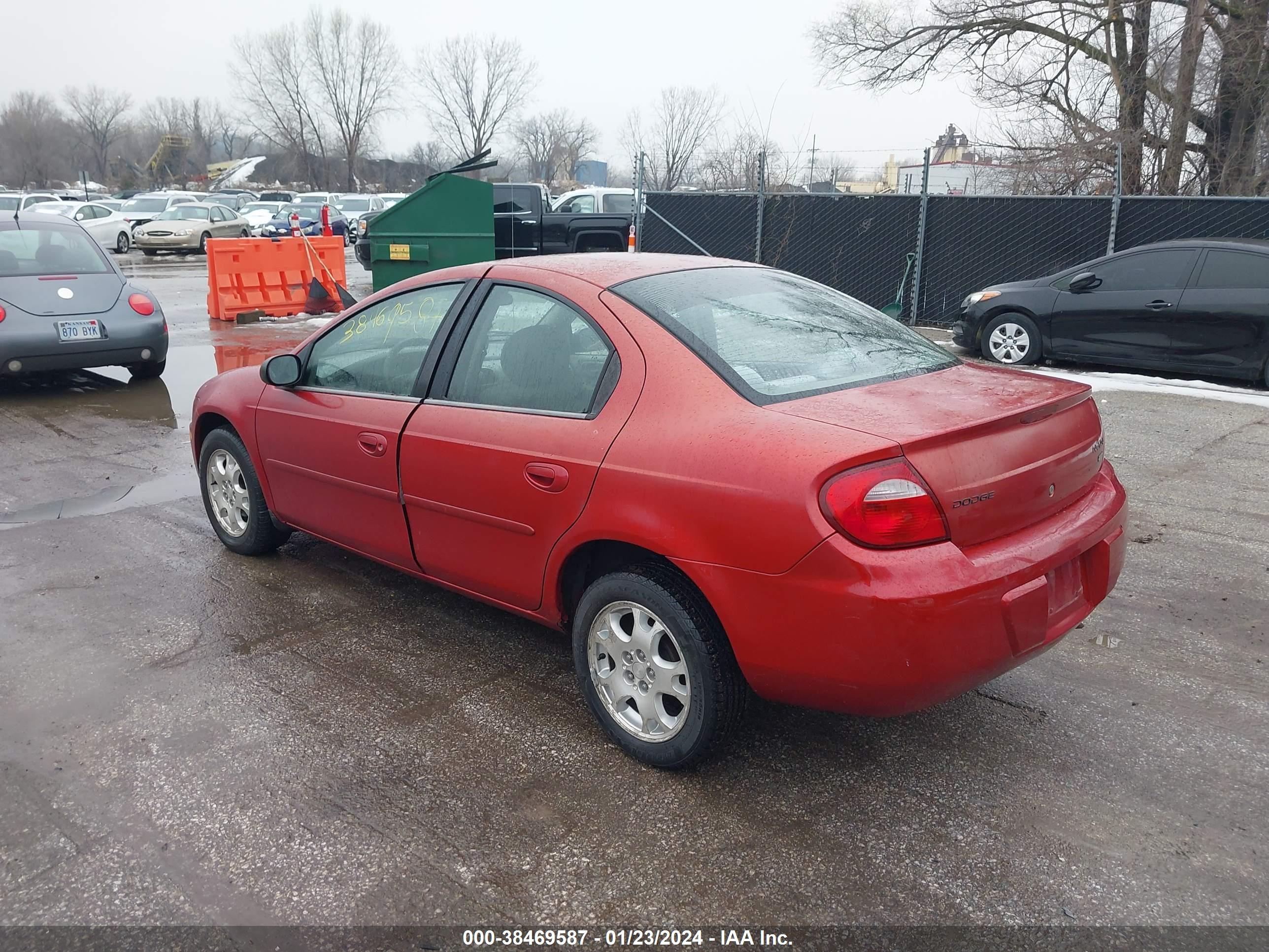 Photo 2 VIN: 1B3ES56C95D244438 - DODGE NEON 