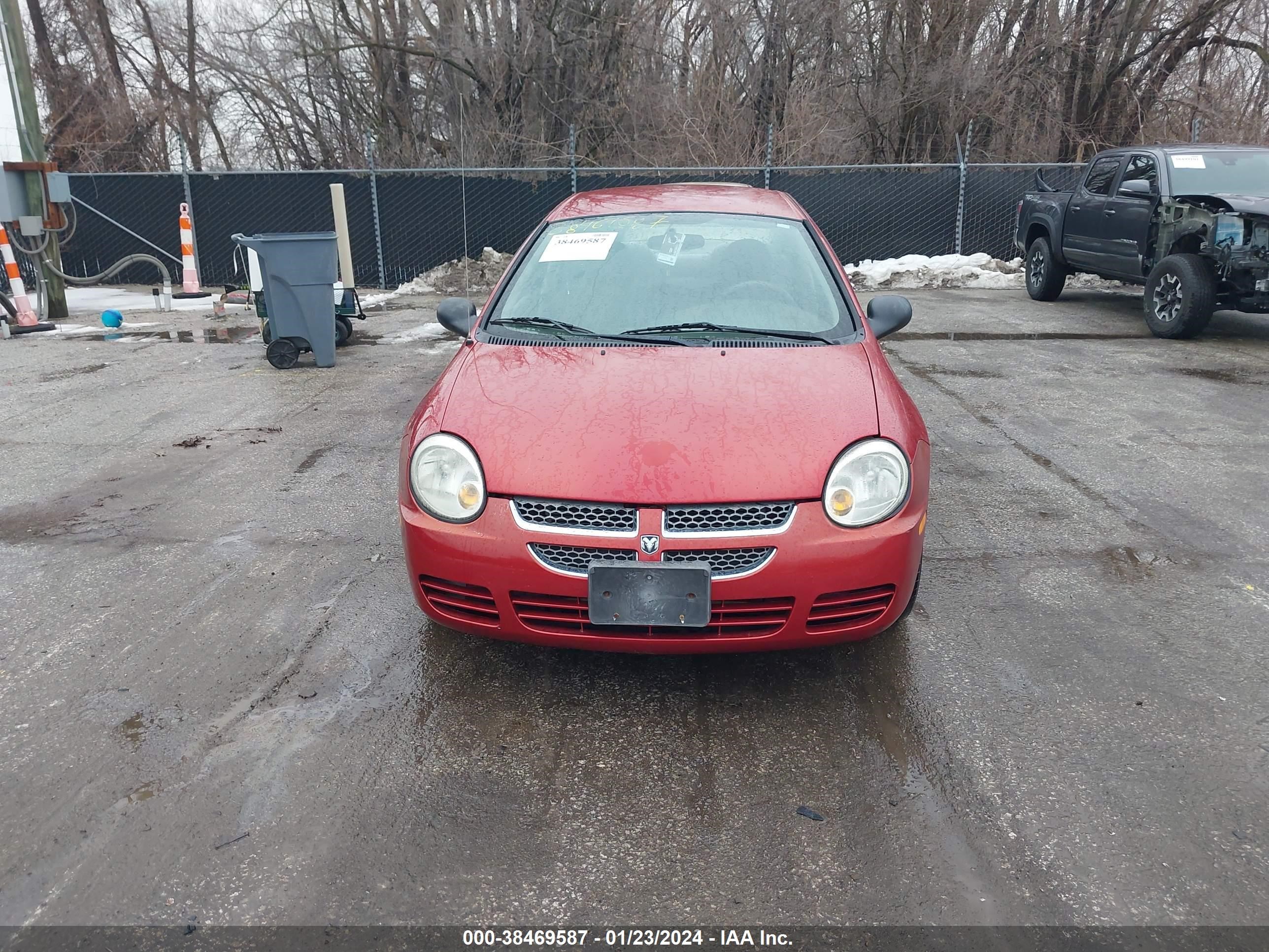 Photo 5 VIN: 1B3ES56C95D244438 - DODGE NEON 