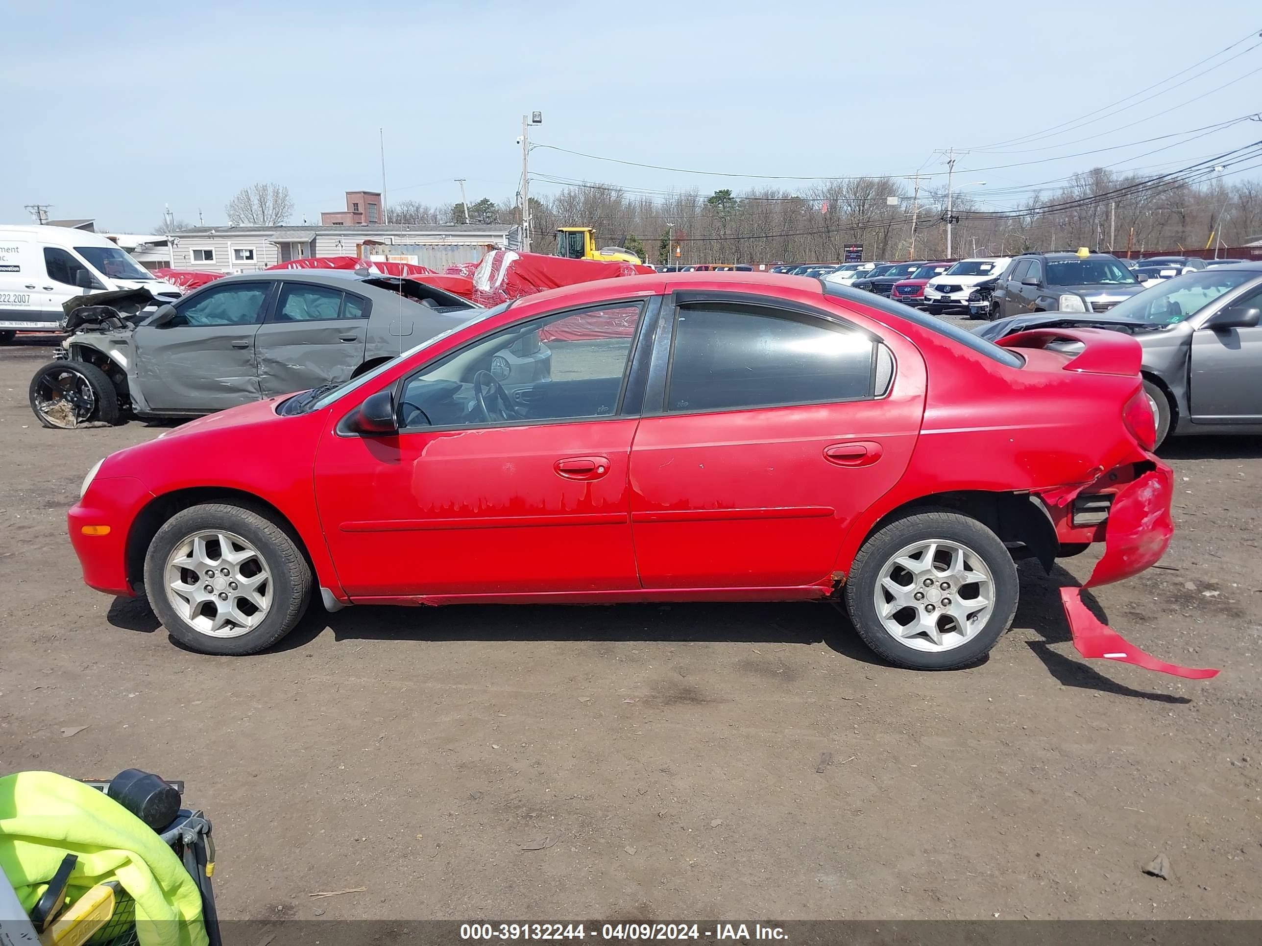 Photo 13 VIN: 1B3ES56CX2D649350 - DODGE NEON 