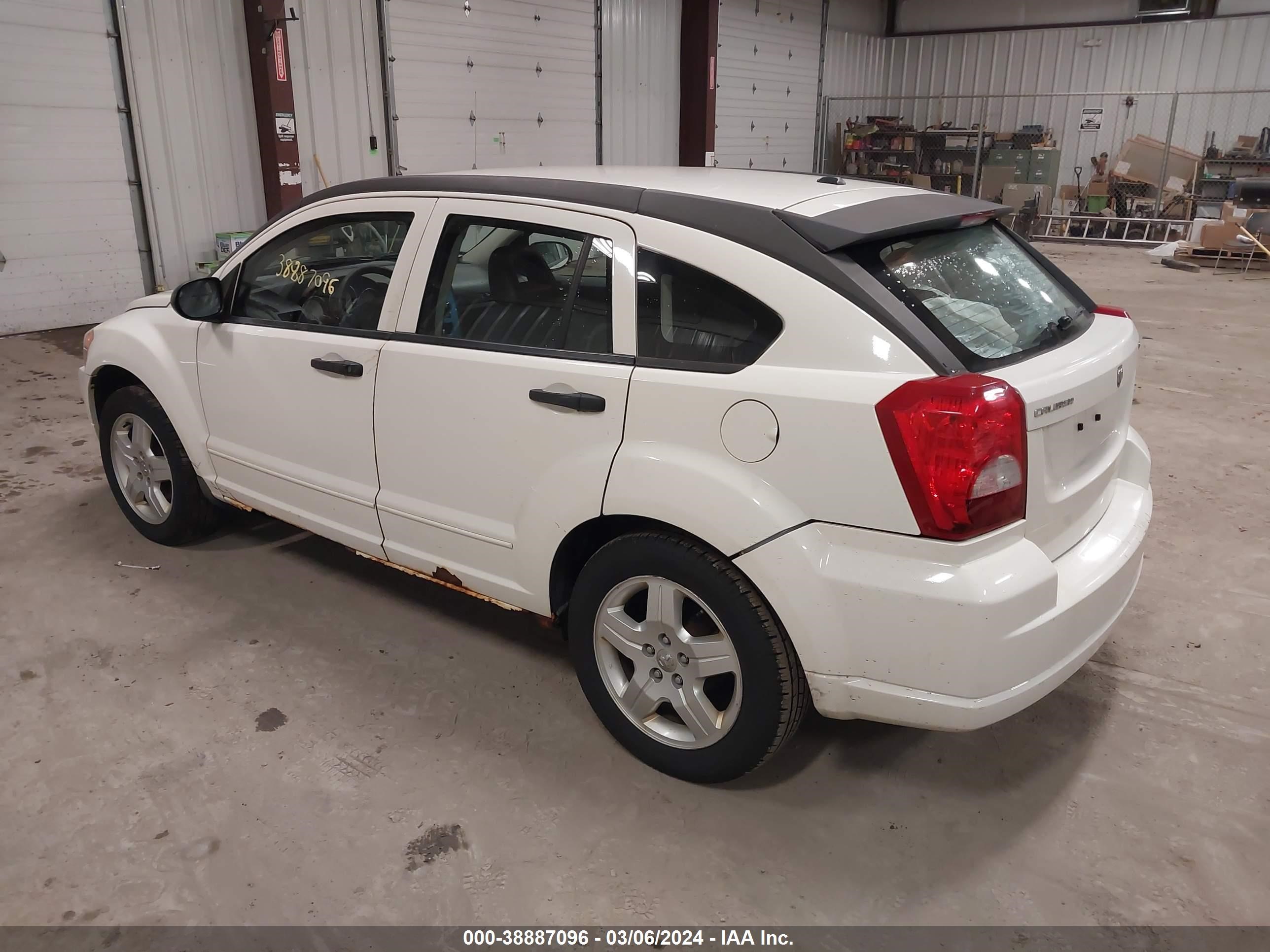 Photo 2 VIN: 1B3HB48B88D637945 - DODGE CALIBER 