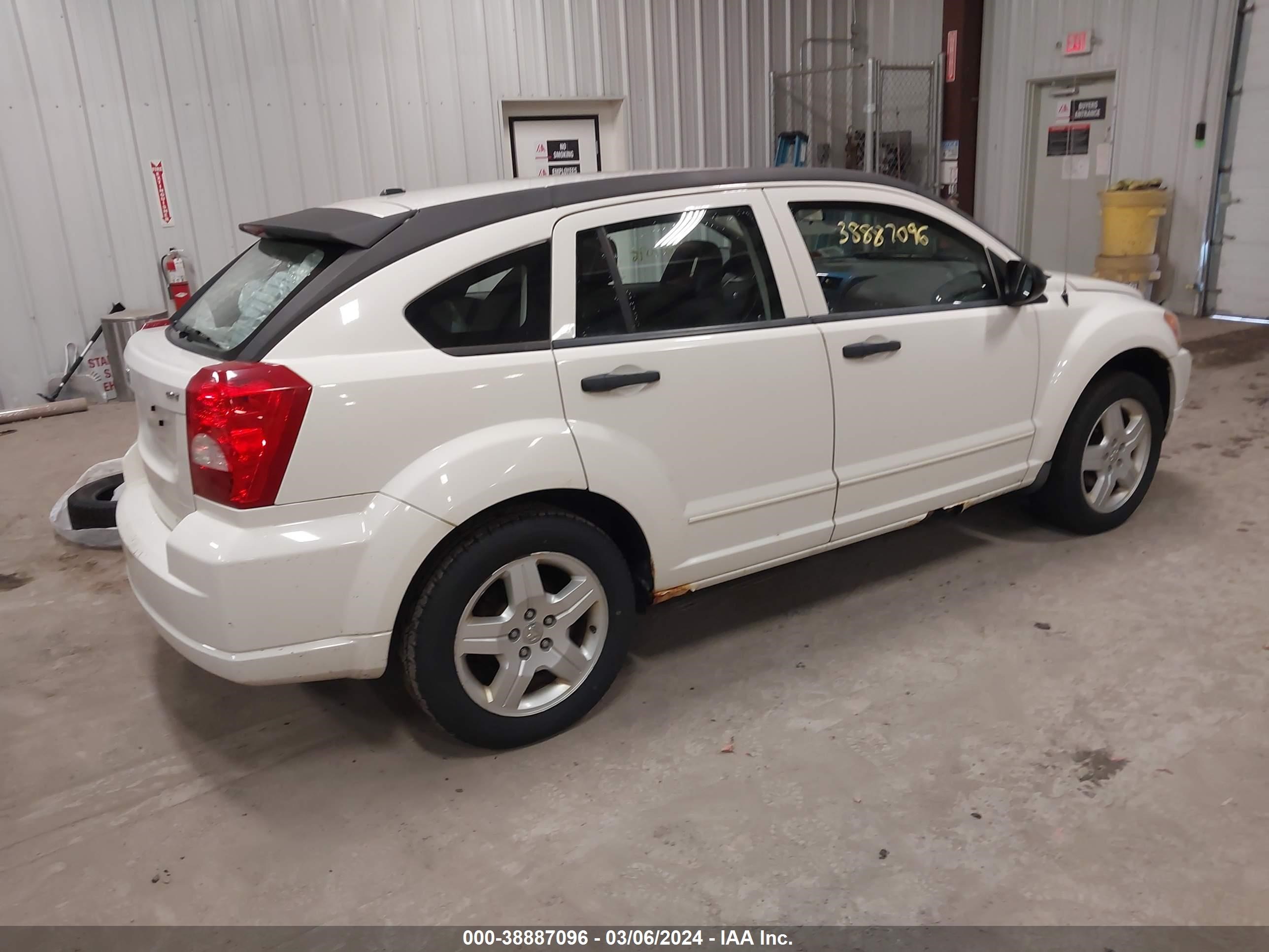 Photo 3 VIN: 1B3HB48B88D637945 - DODGE CALIBER 