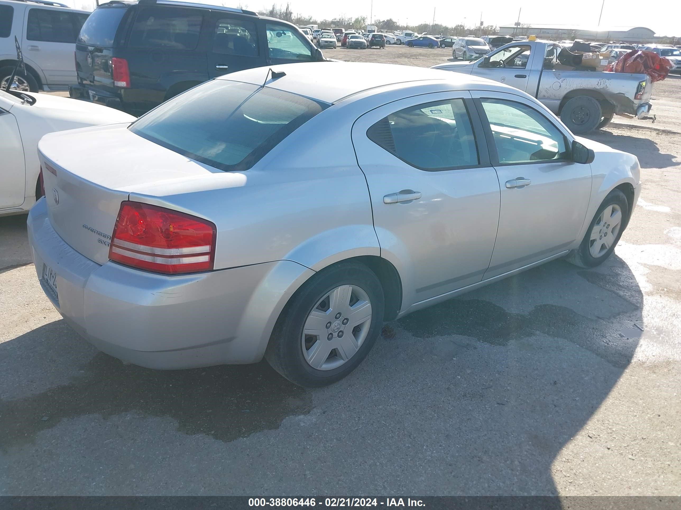 Photo 3 VIN: 1B3LC46B09N551177 - DODGE AVENGER 