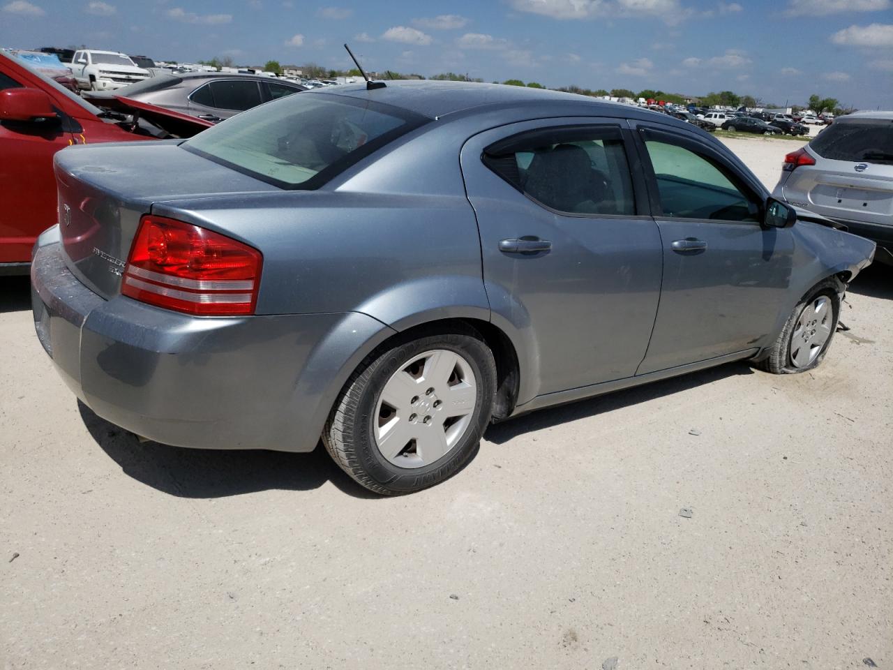 Photo 2 VIN: 1B3LC46B79N563570 - DODGE AVENGER 