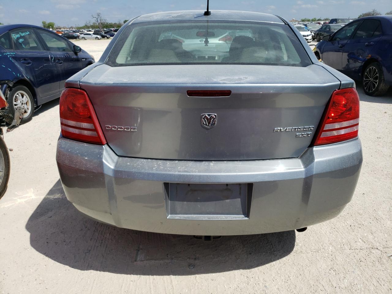 Photo 5 VIN: 1B3LC46B79N563570 - DODGE AVENGER 