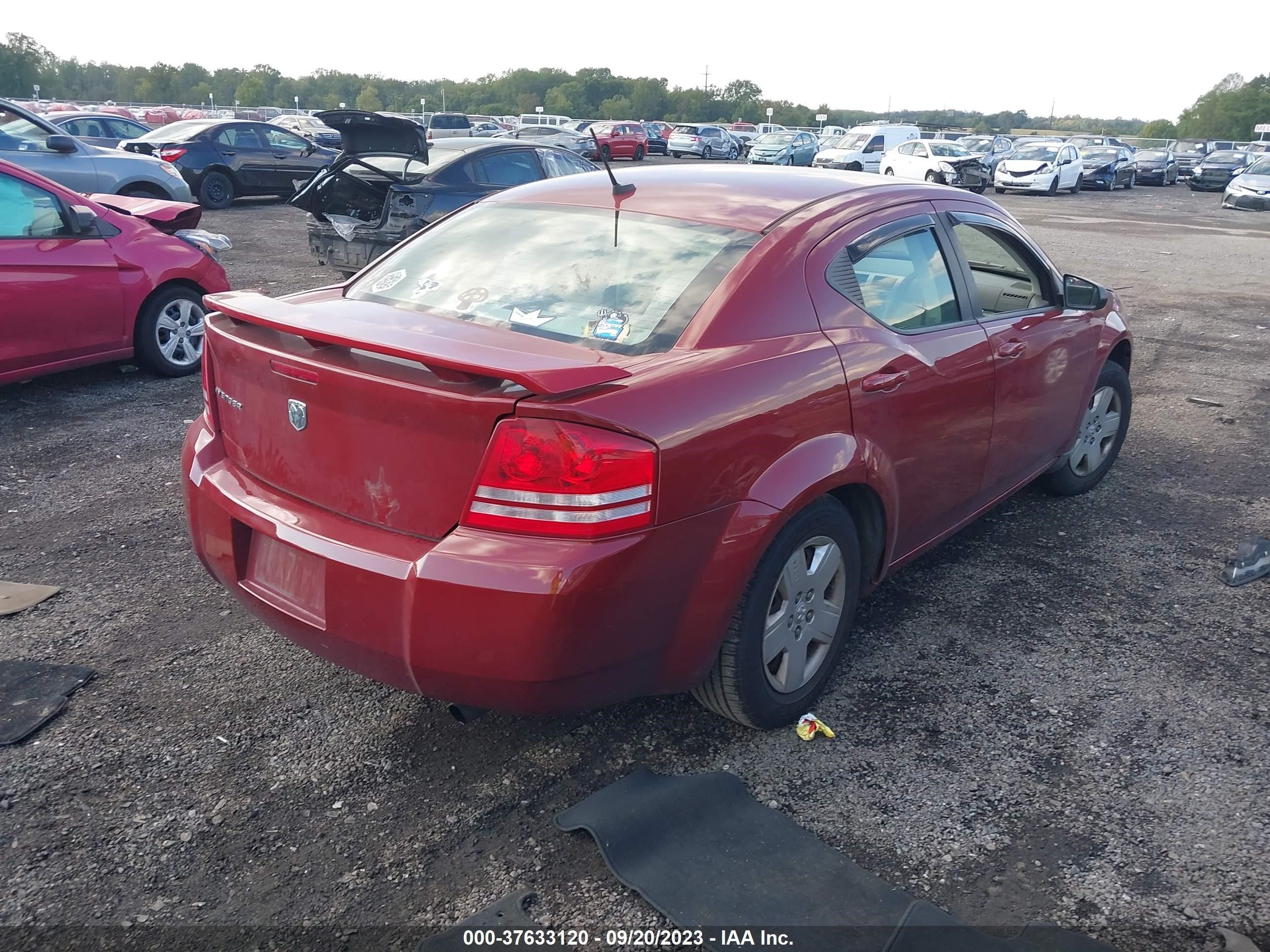 Photo 3 VIN: 1B3LC46J08N272981 - DODGE AVENGER 