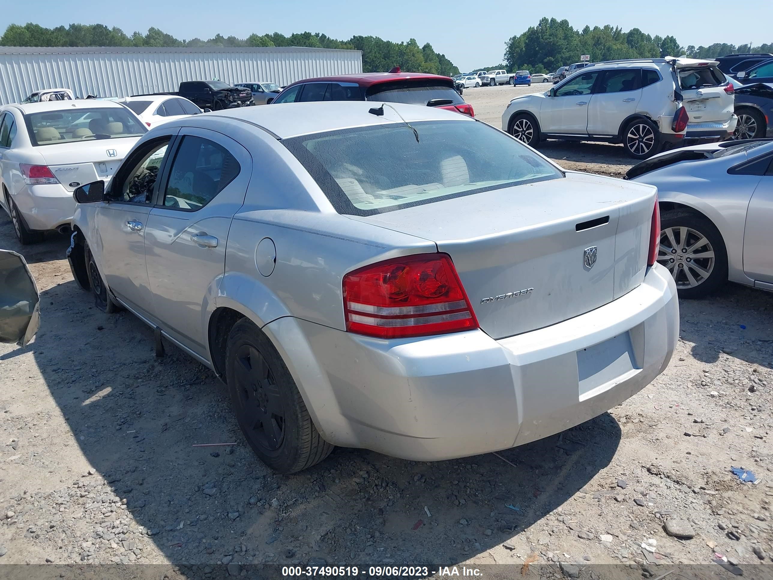 Photo 2 VIN: 1B3LC46J18N143812 - DODGE AVENGER 