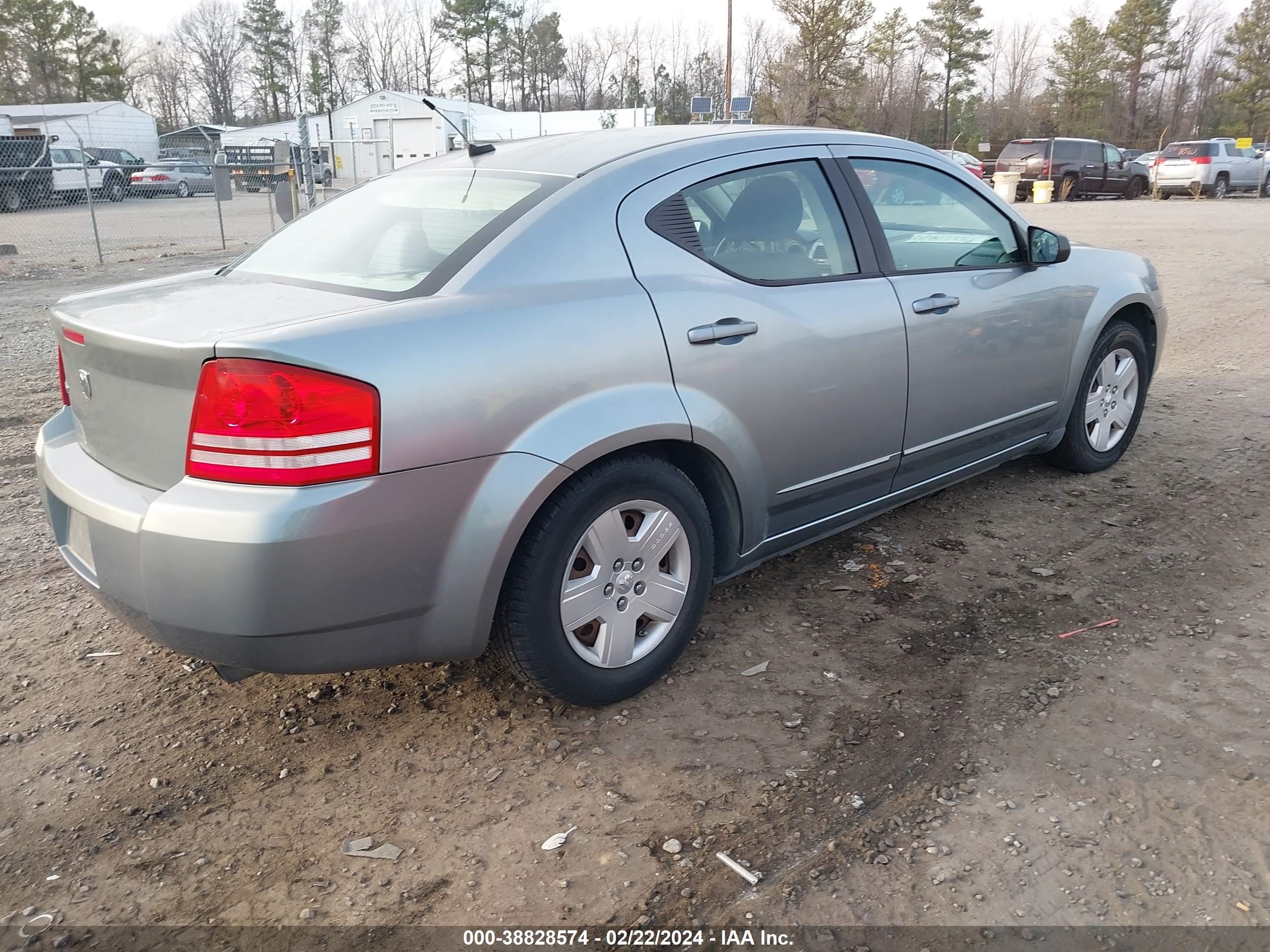 Photo 3 VIN: 1B3LC46J38N252711 - DODGE AVENGER 