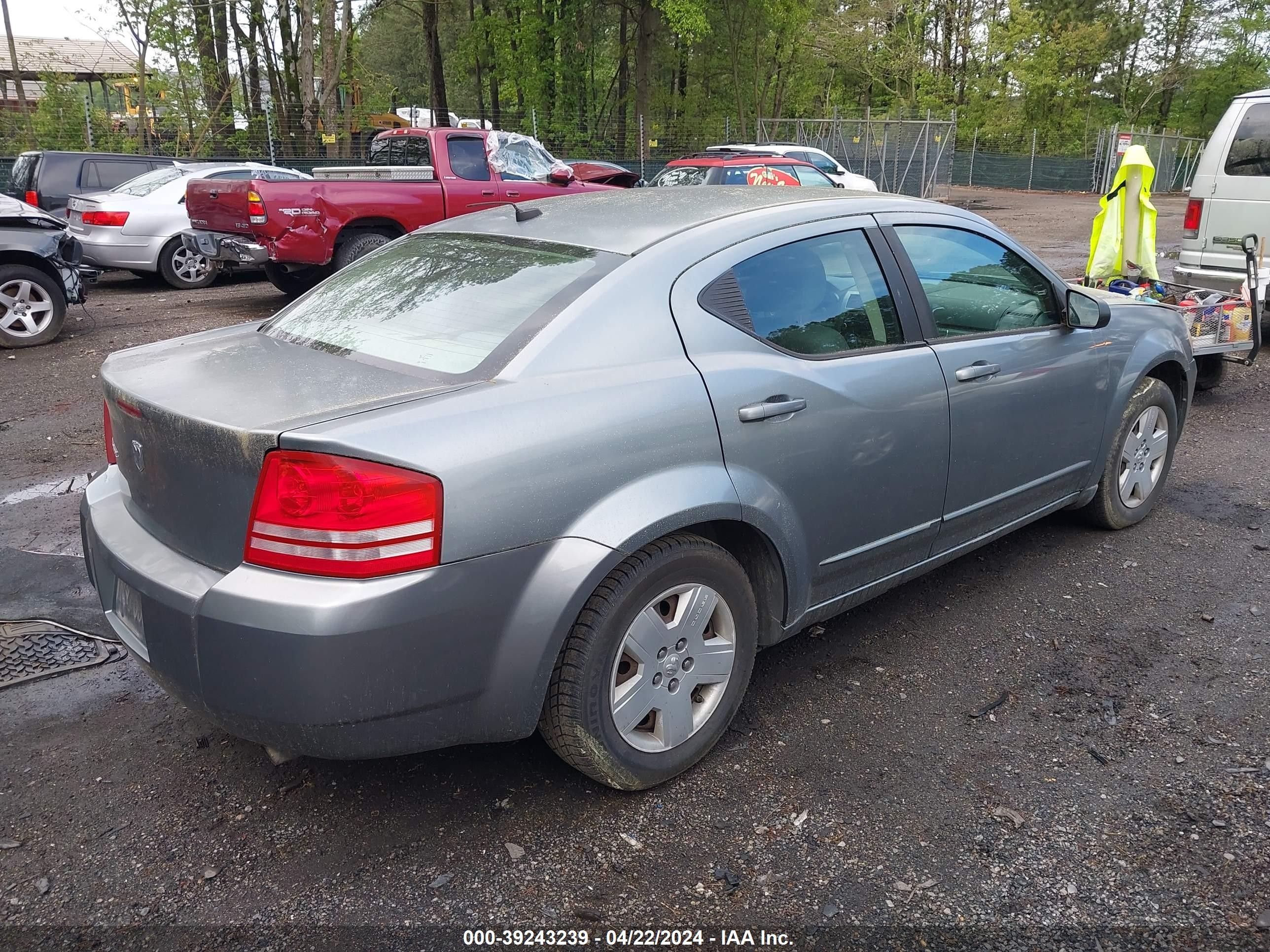 Photo 3 VIN: 1B3LC46K18N256409 - DODGE AVENGER 