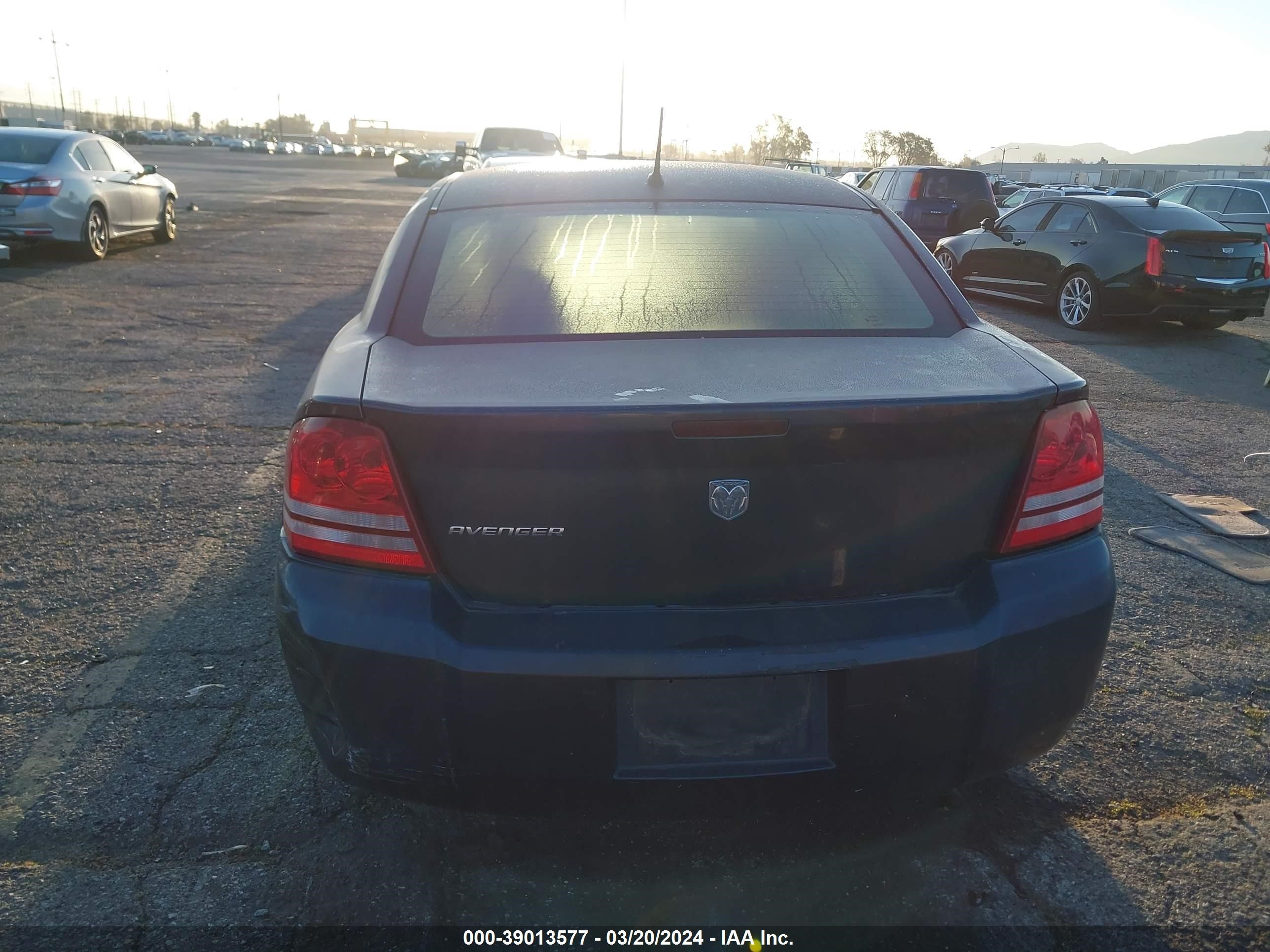 Photo 16 VIN: 1B3LC46K28N685445 - DODGE AVENGER 