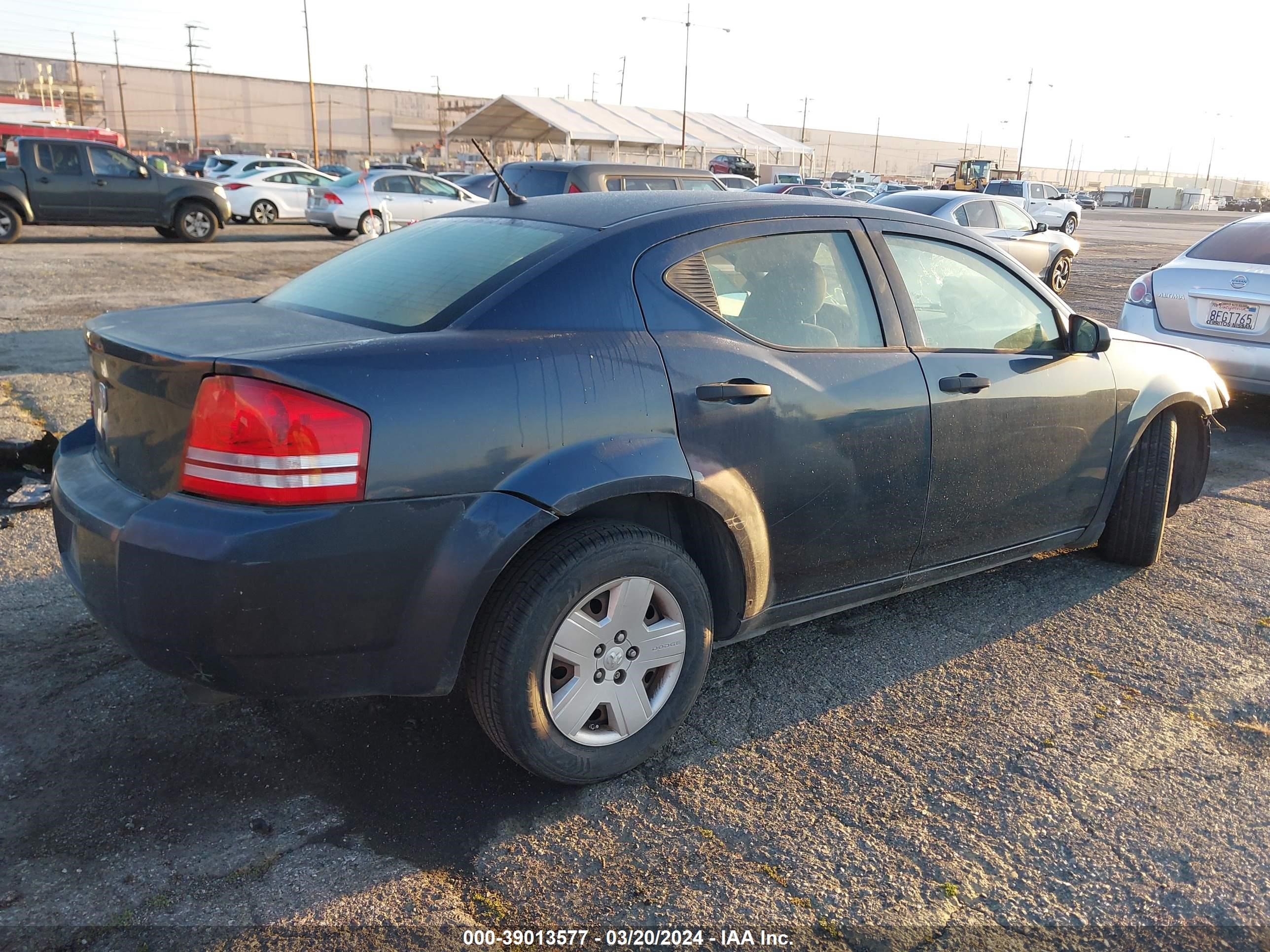 Photo 3 VIN: 1B3LC46K28N685445 - DODGE AVENGER 