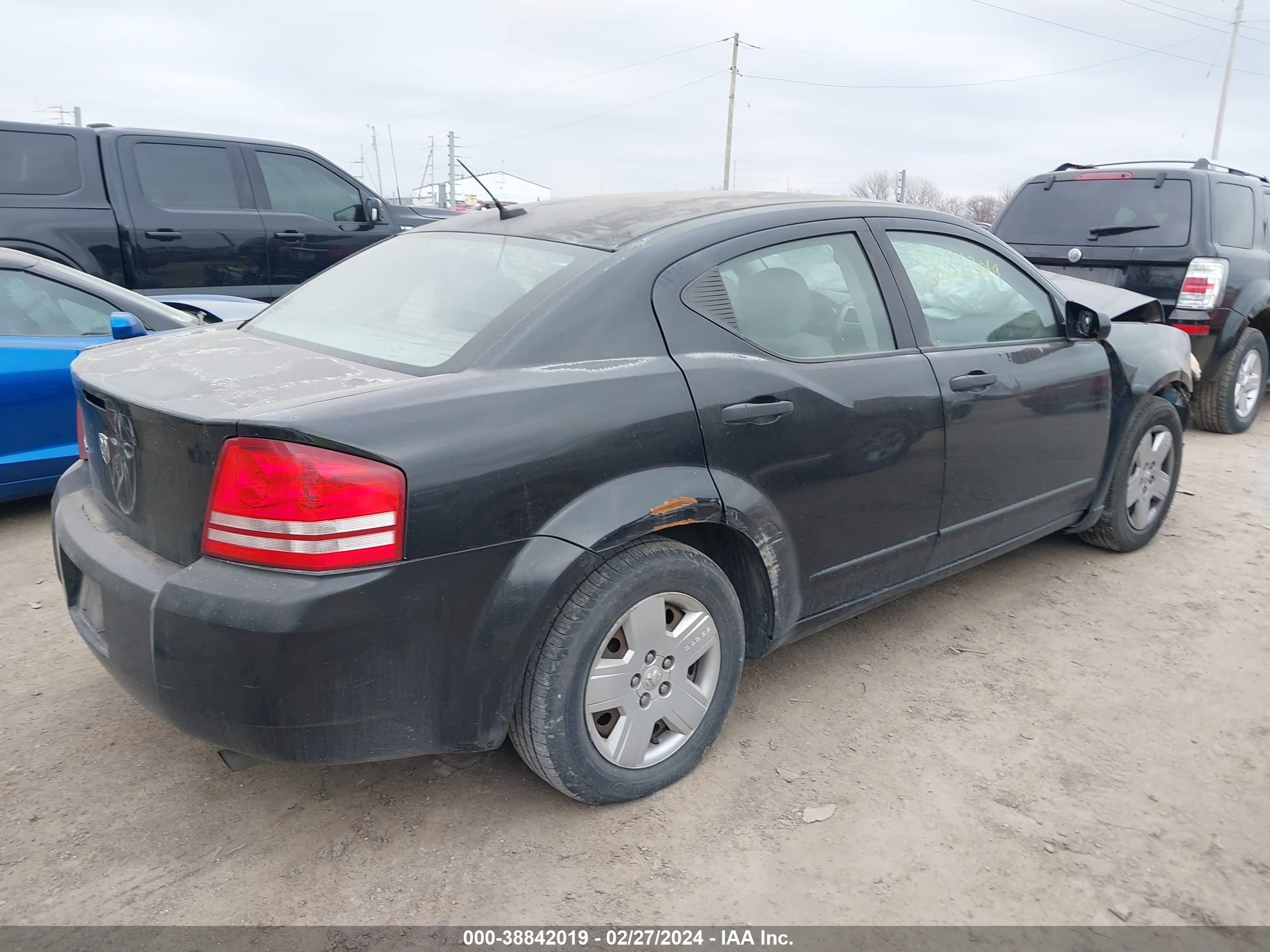 Photo 3 VIN: 1B3LC46K38N153895 - DODGE AVENGER 