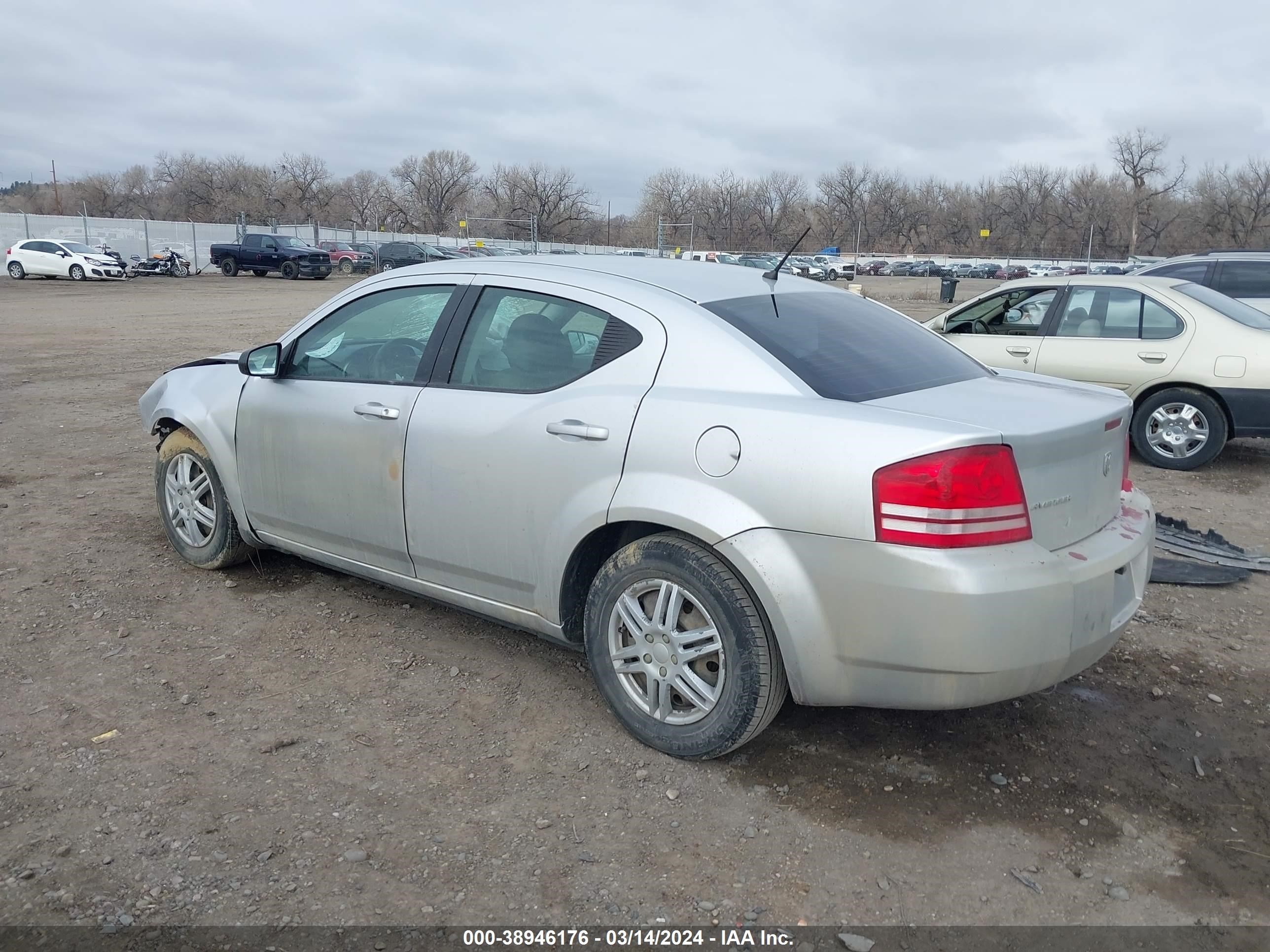 Photo 2 VIN: 1B3LC46KX8N657277 - DODGE AVENGER 