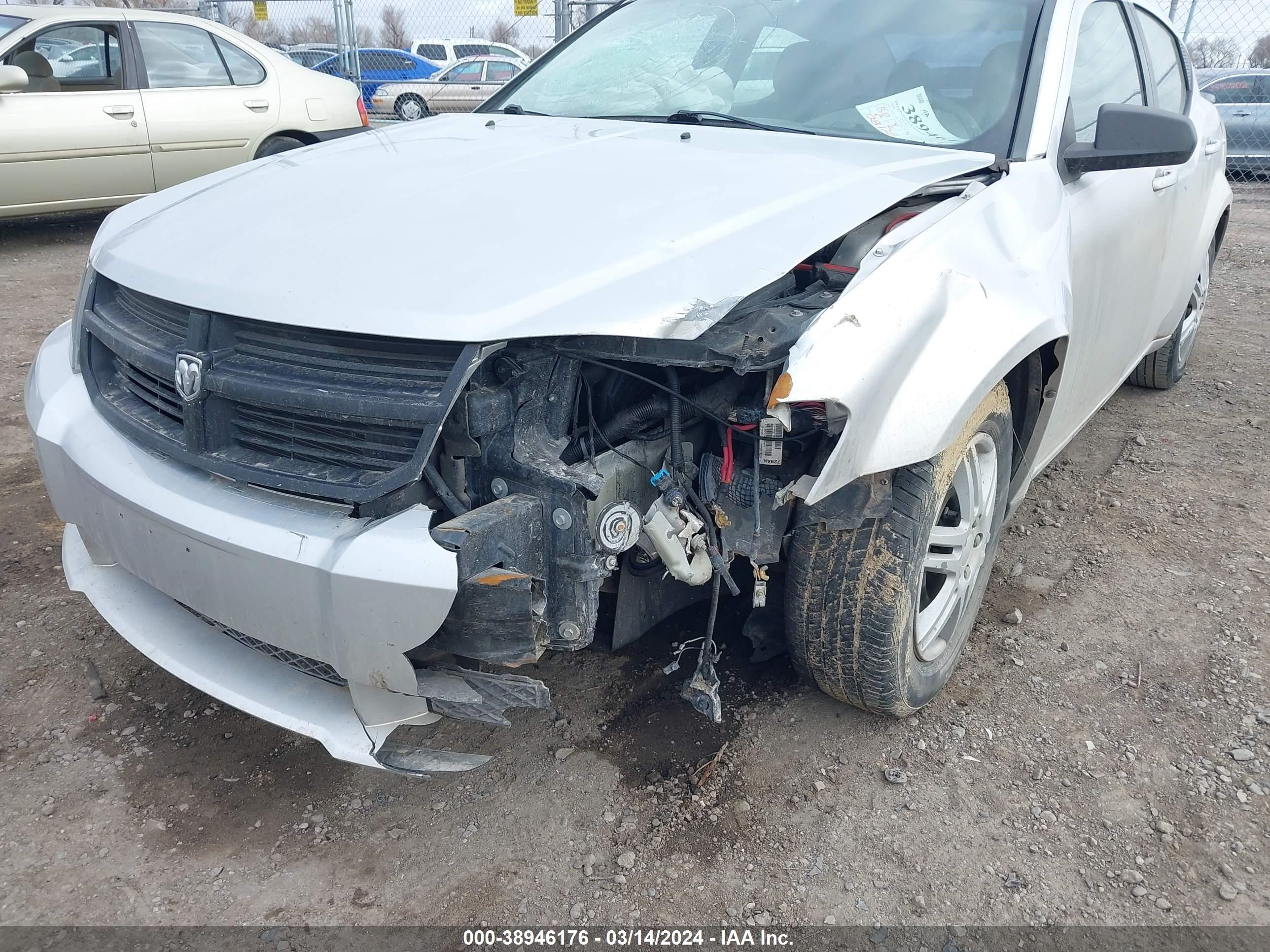 Photo 5 VIN: 1B3LC46KX8N657277 - DODGE AVENGER 