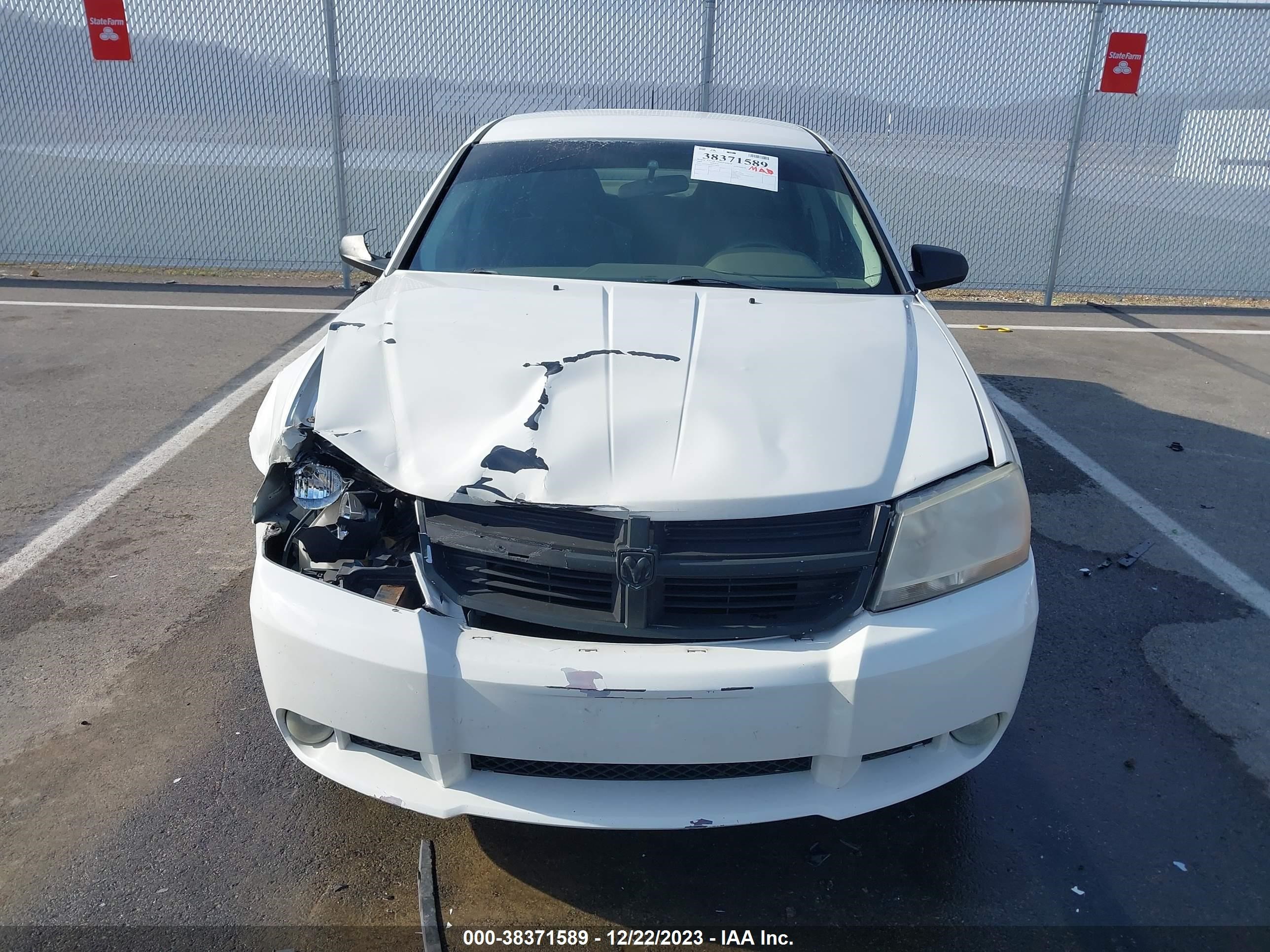 Photo 11 VIN: 1B3LC56B99N539860 - DODGE AVENGER 