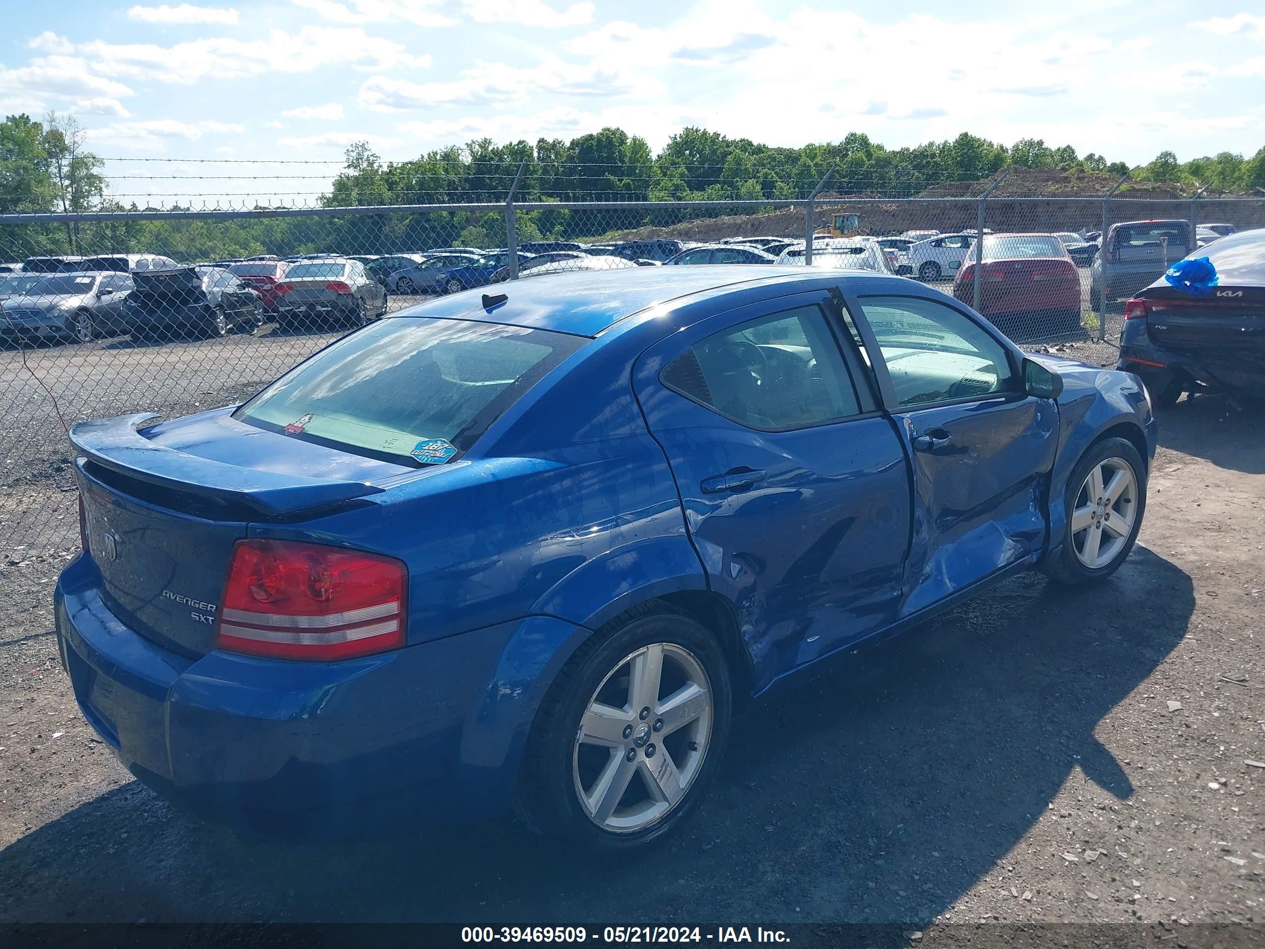 Photo 3 VIN: 1B3LC56D89N532268 - DODGE AVENGER 