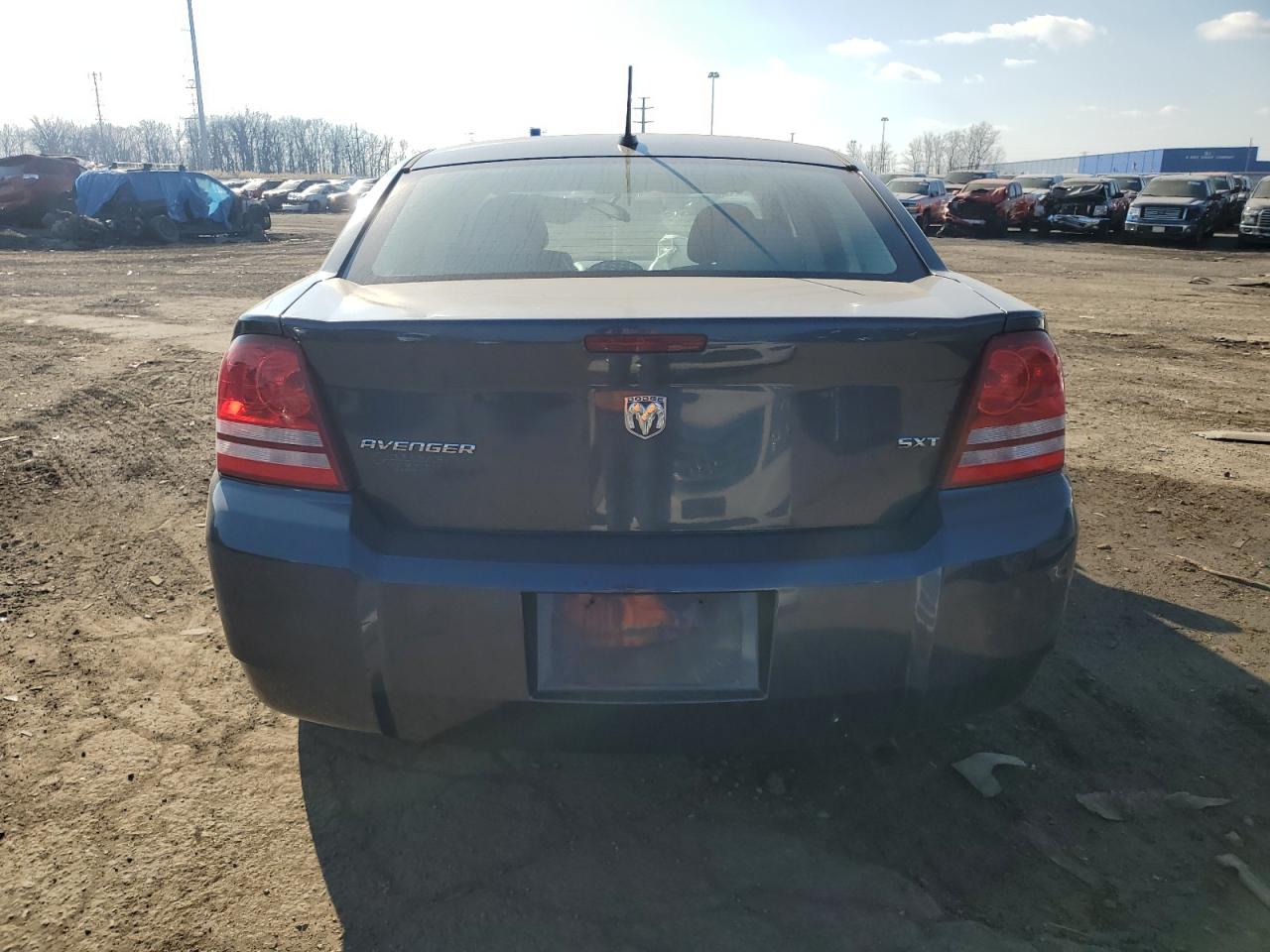 Photo 5 VIN: 1B3LC56K38N139727 - DODGE AVENGER 