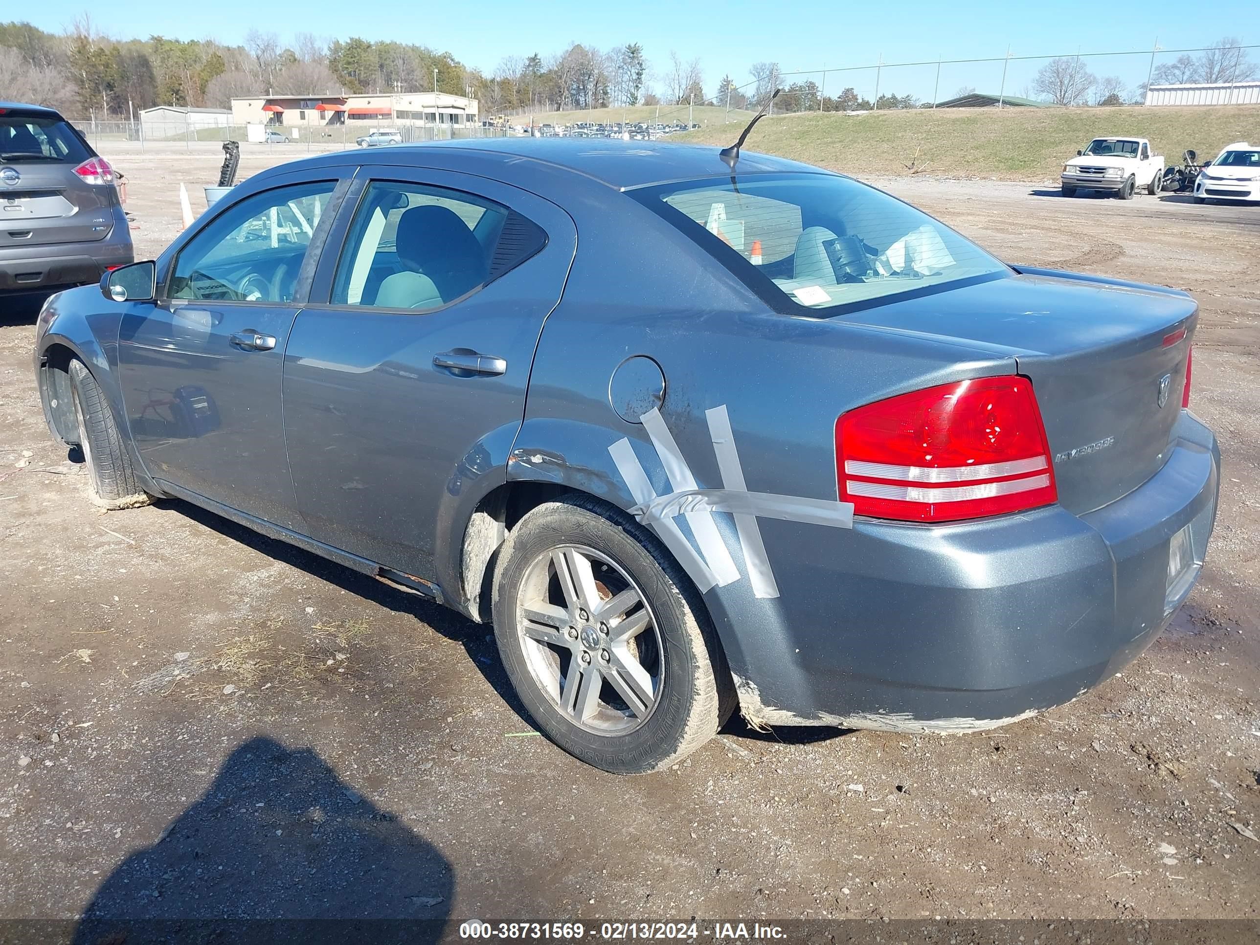 Photo 2 VIN: 1B3LC56K68N569235 - DODGE AVENGER 