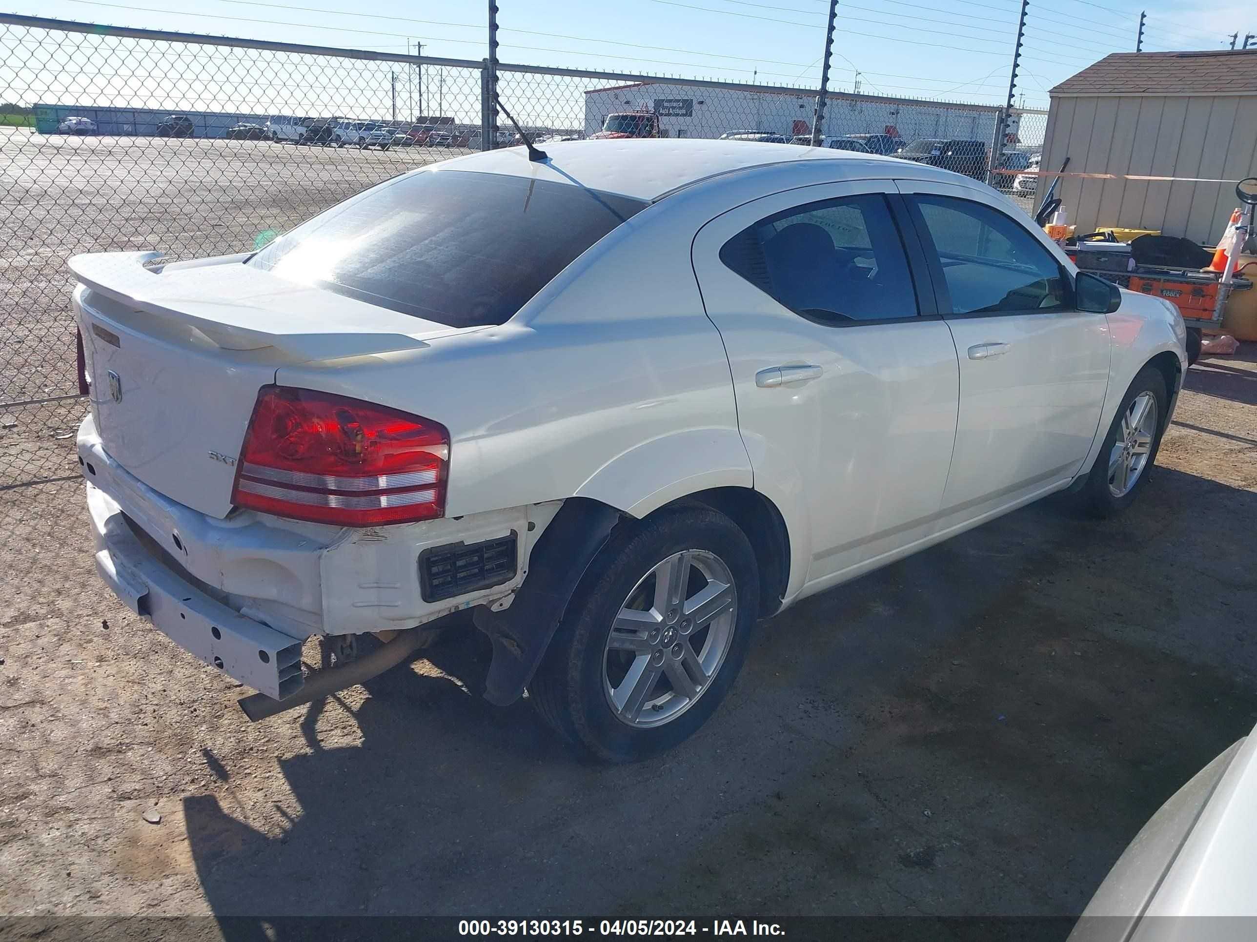 Photo 3 VIN: 1B3LC56K98N607797 - DODGE AVENGER 