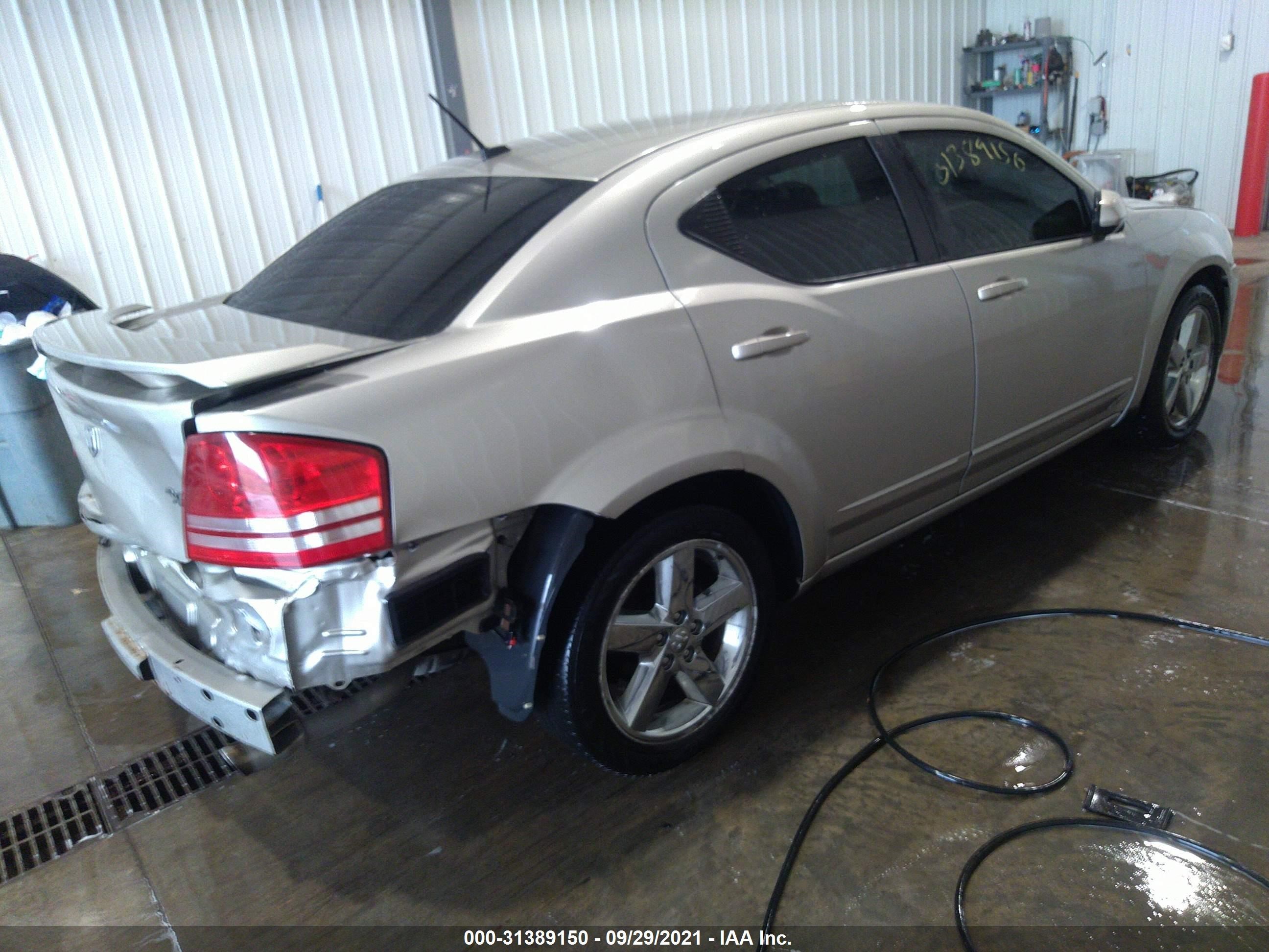 Photo 3 VIN: 1B3LC76M68N236837 - DODGE AVENGER 