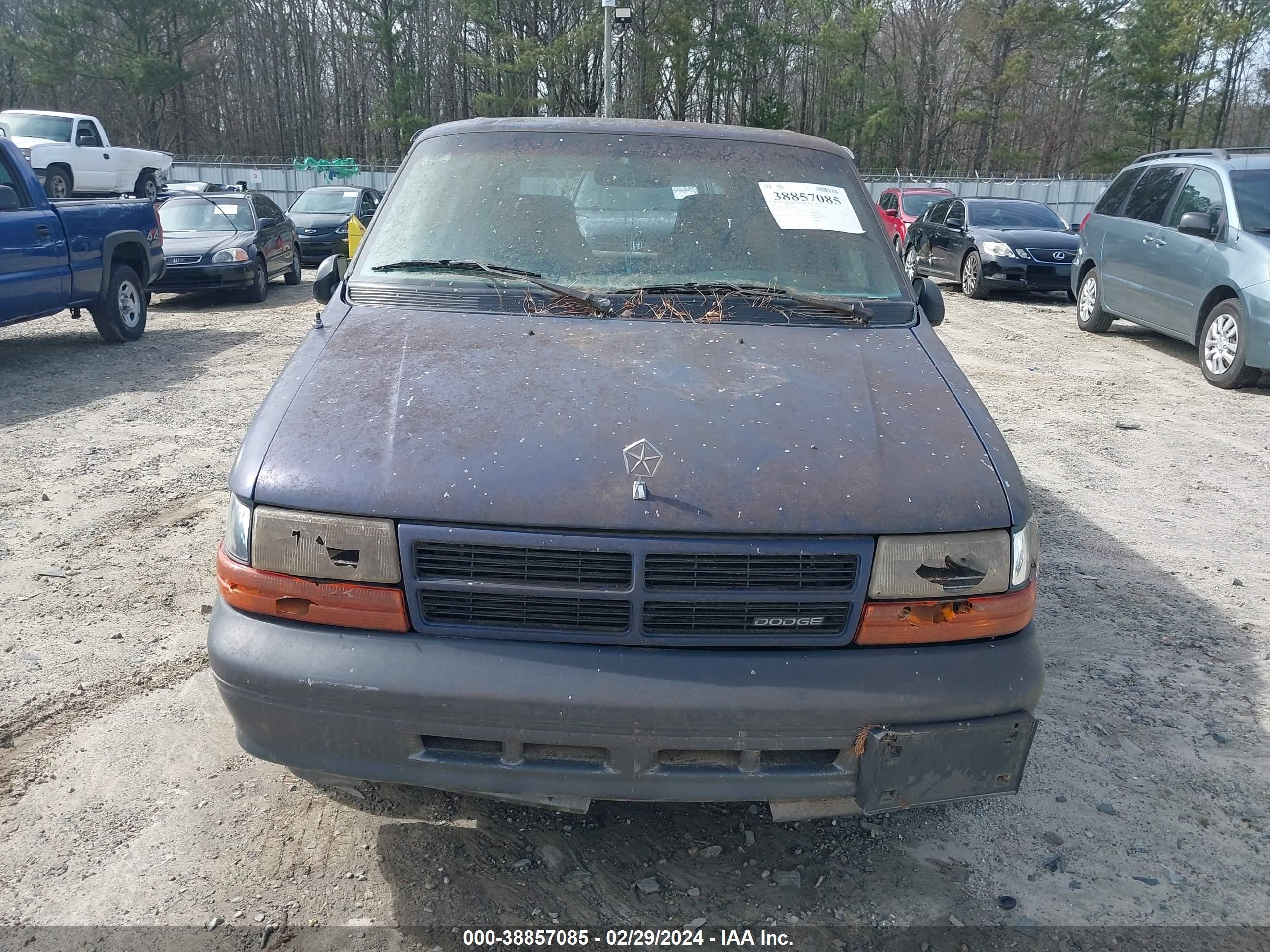 Photo 11 VIN: 1B4EH44RXSX543144 - DODGE CARAVAN 