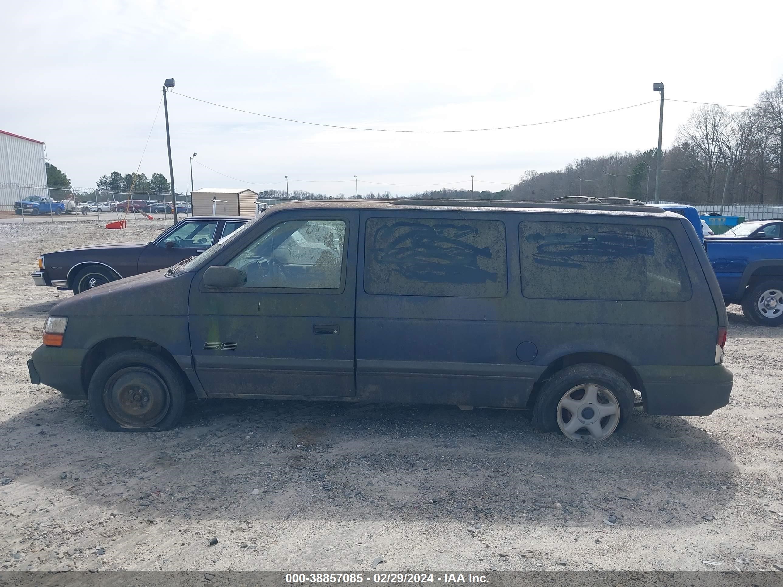 Photo 13 VIN: 1B4EH44RXSX543144 - DODGE CARAVAN 