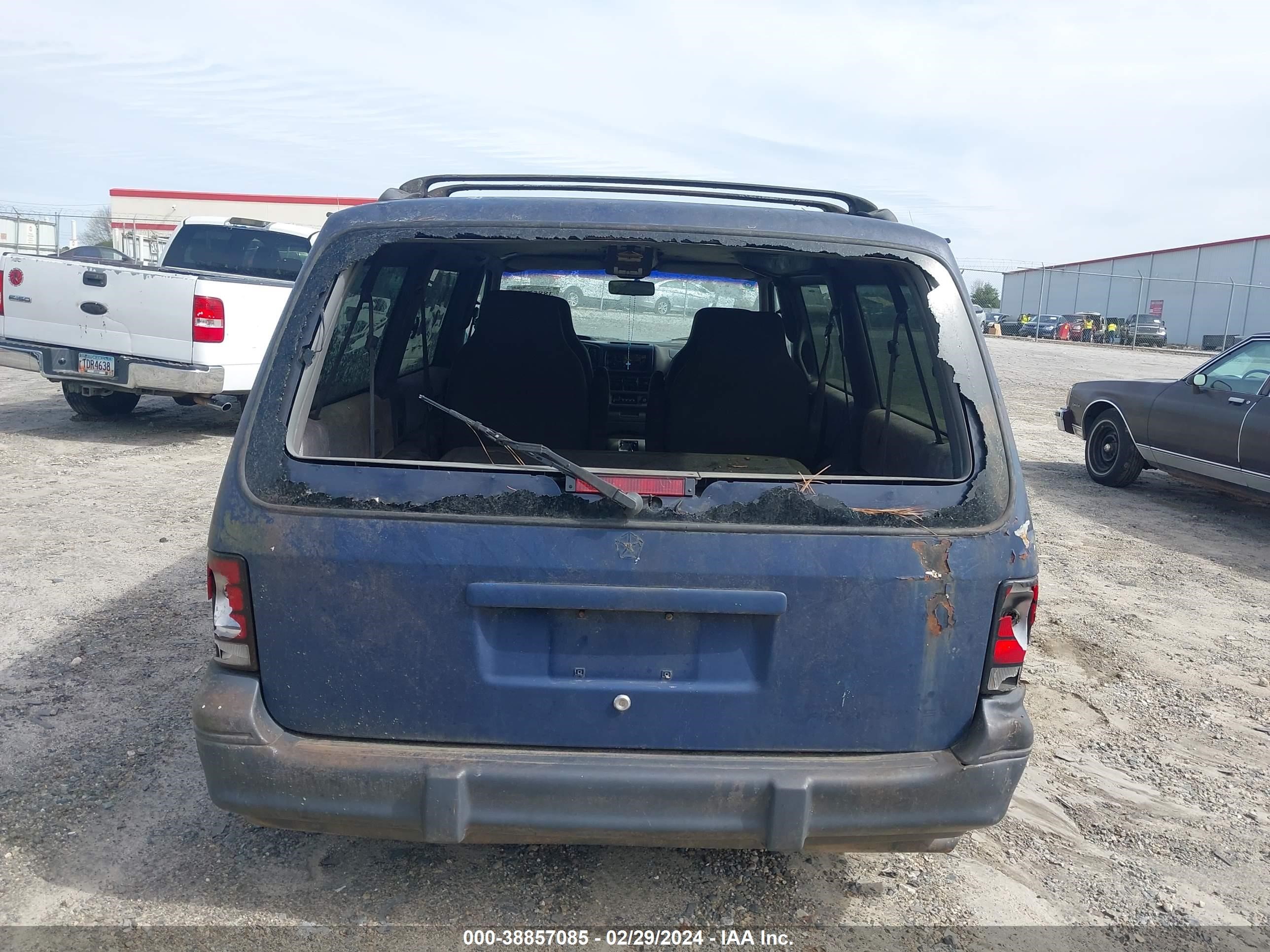 Photo 15 VIN: 1B4EH44RXSX543144 - DODGE CARAVAN 