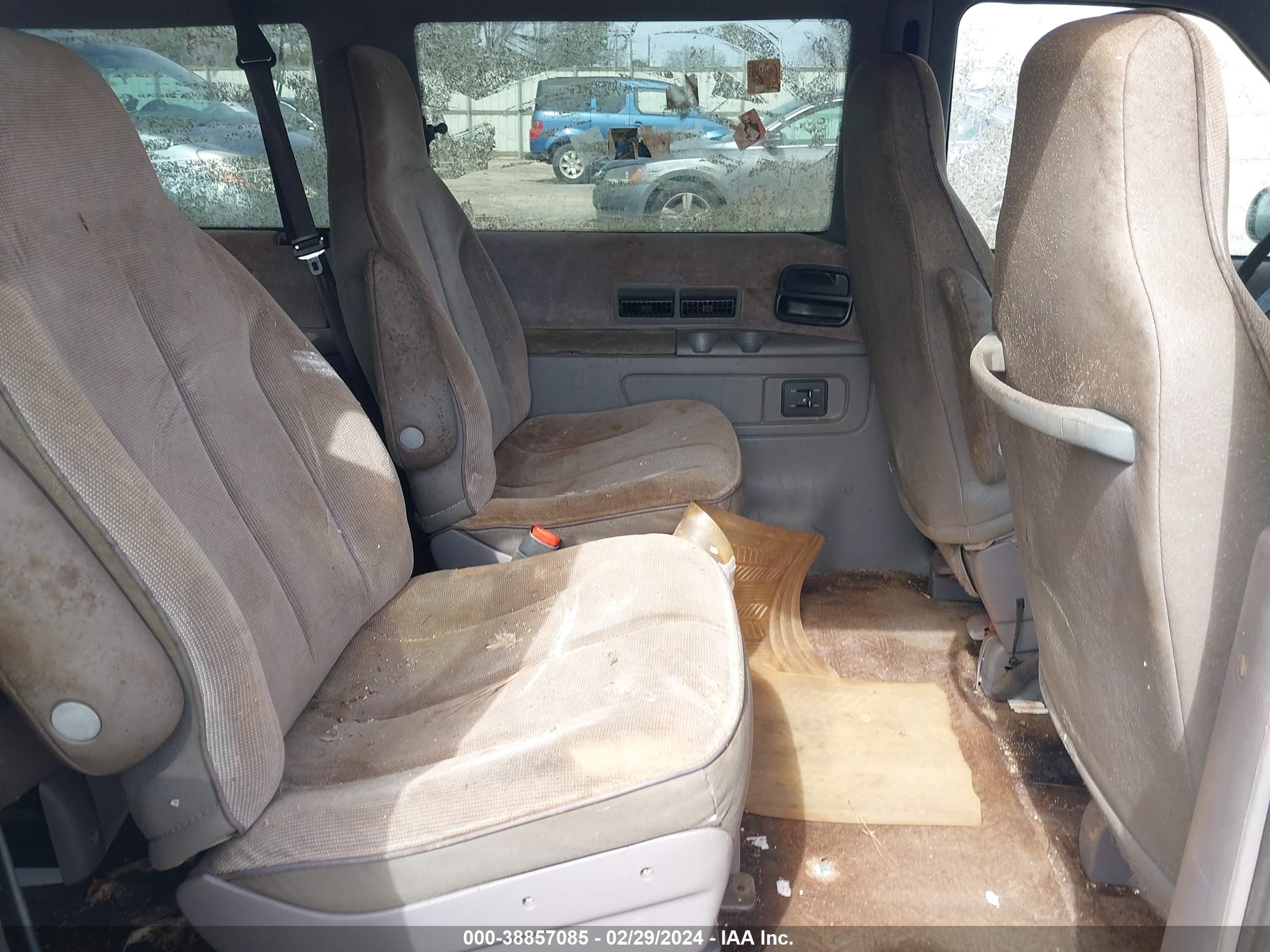 Photo 7 VIN: 1B4EH44RXSX543144 - DODGE CARAVAN 