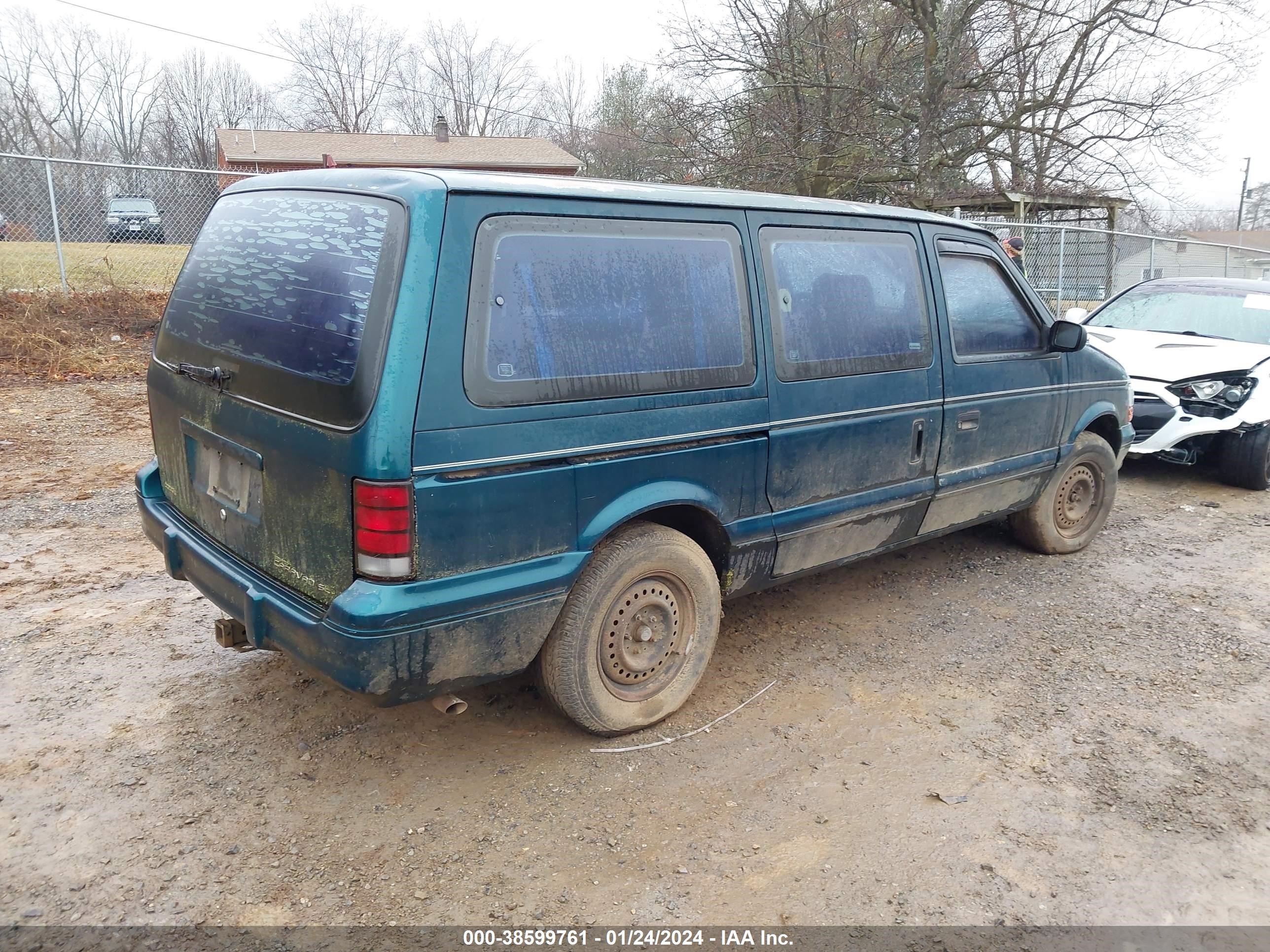 Photo 3 VIN: 1B4GH44R6SX535302 - DODGE CARAVAN 