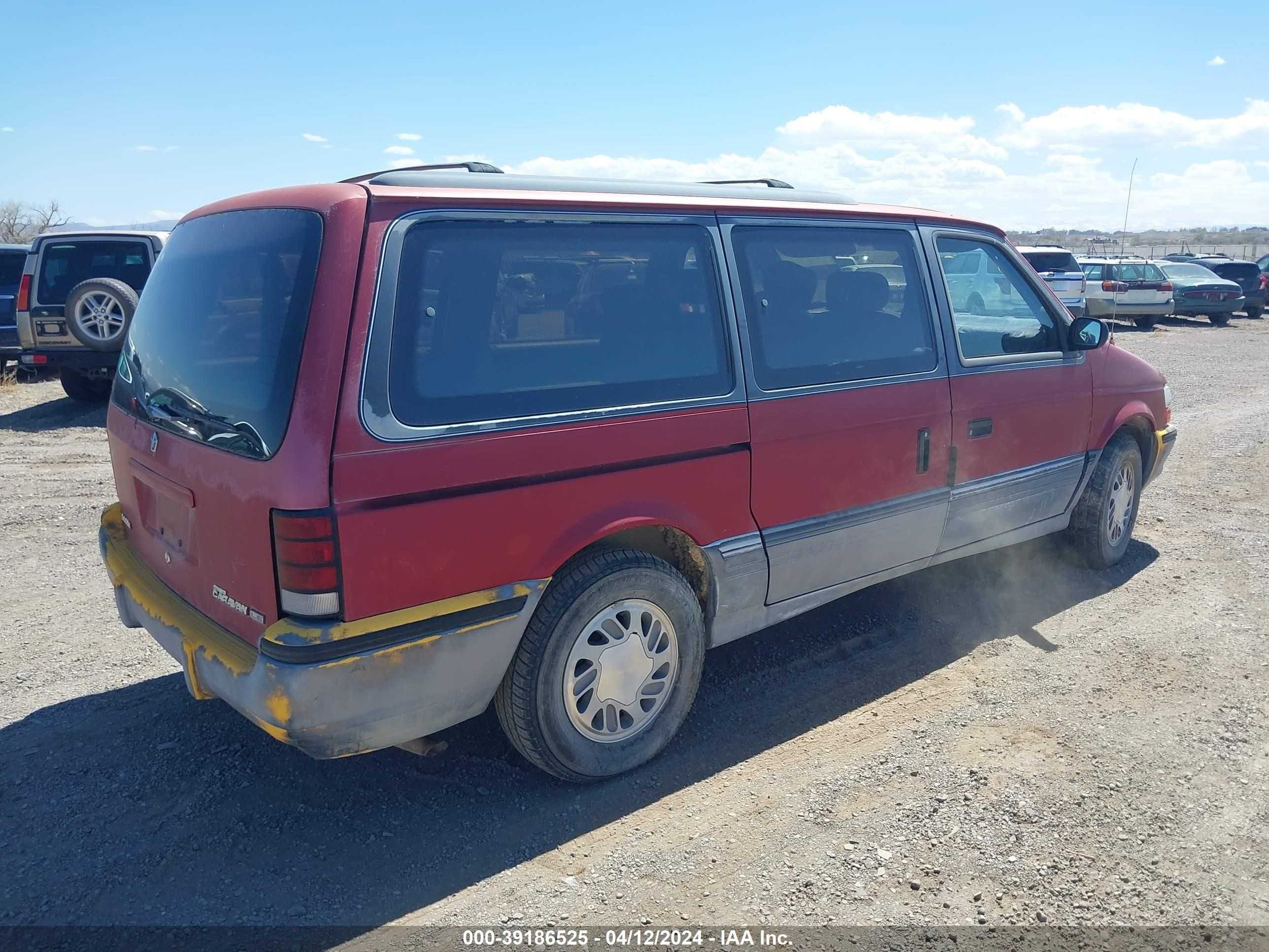 Photo 3 VIN: 1B4GH54R8PX613818 - DODGE CARAVAN 