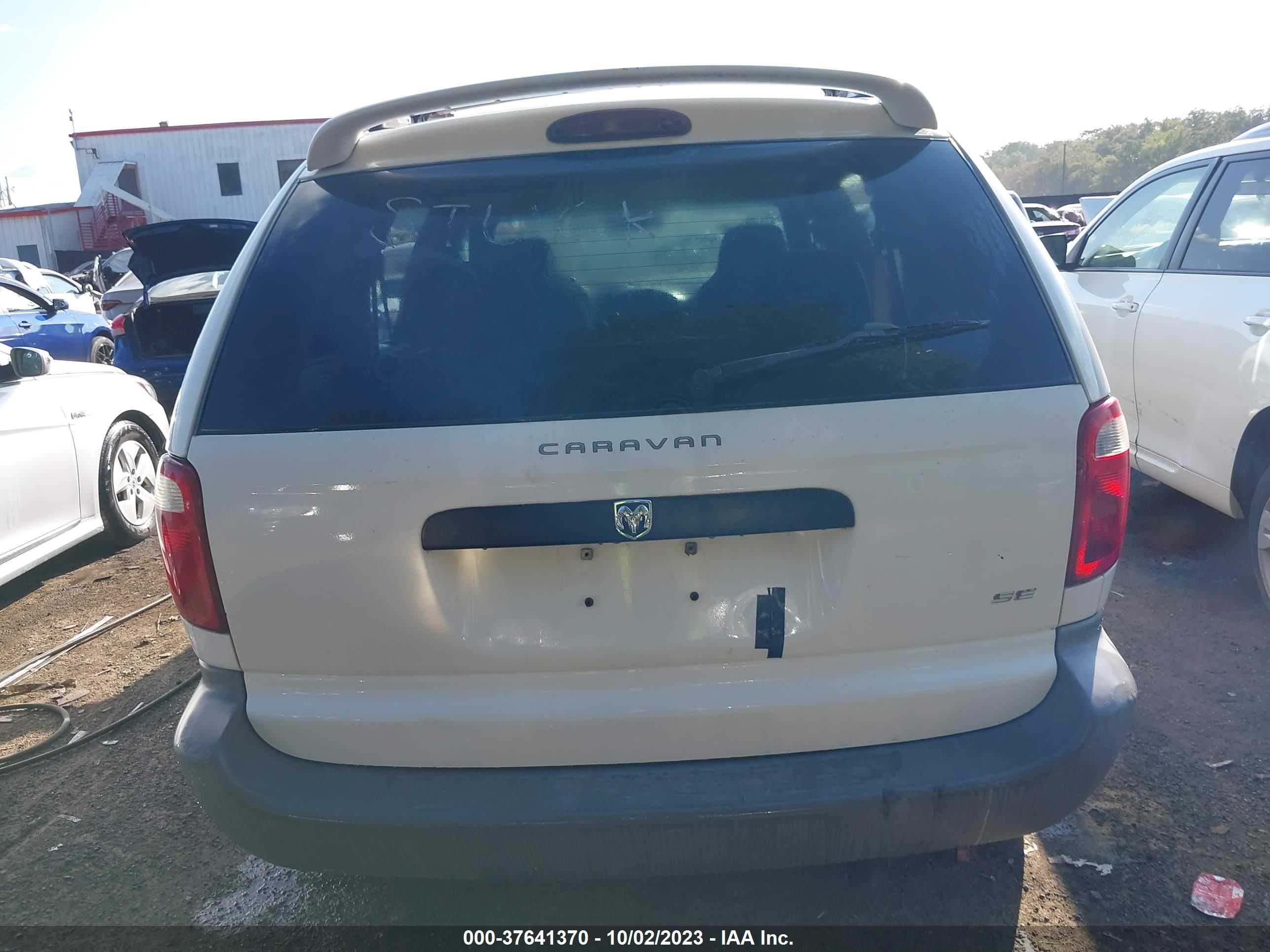 Photo 15 VIN: 1B4GP25311B168418 - DODGE CARAVAN 