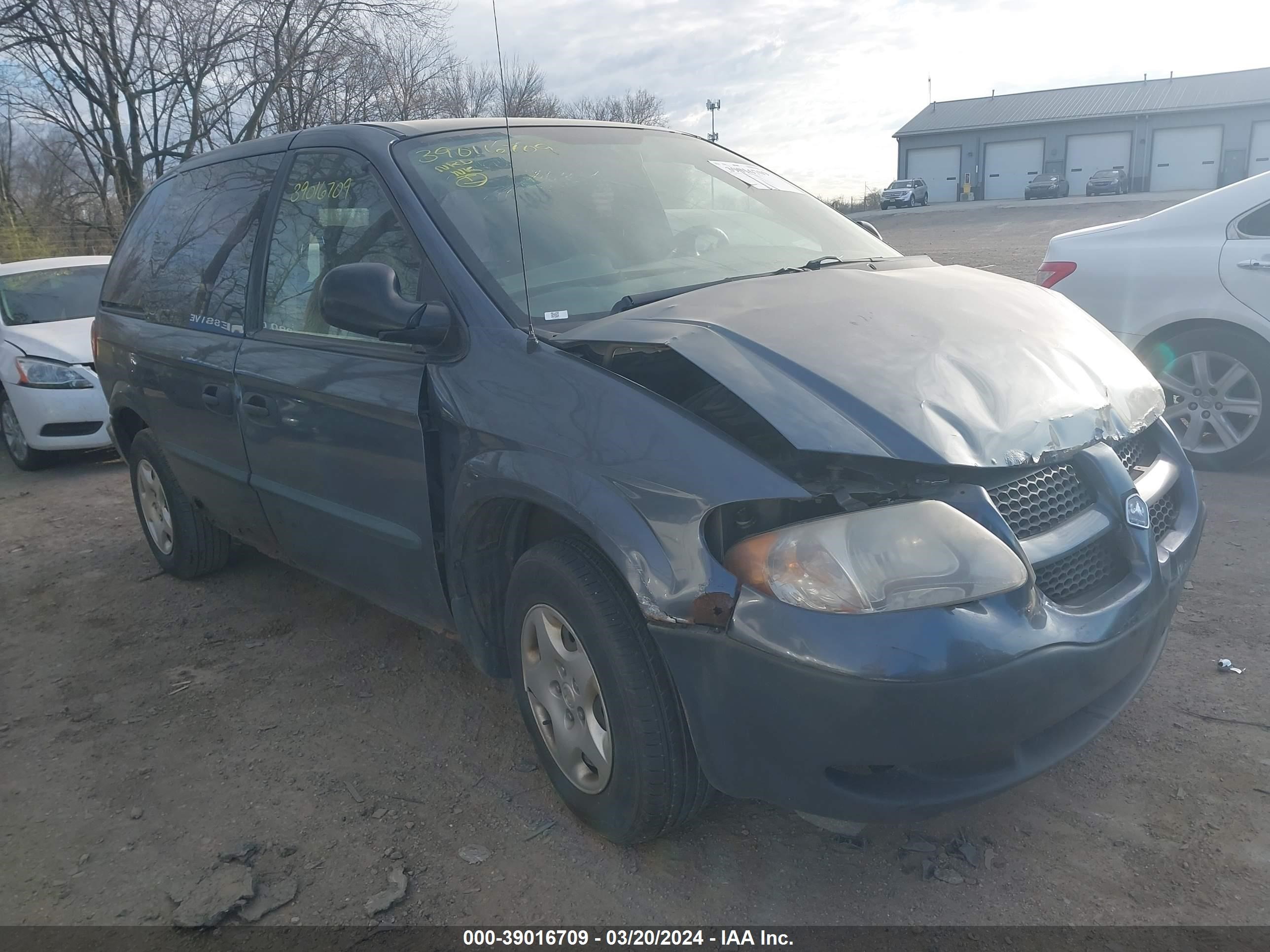 Photo 10 VIN: 1B4GP25322B618580 - DODGE CARAVAN 