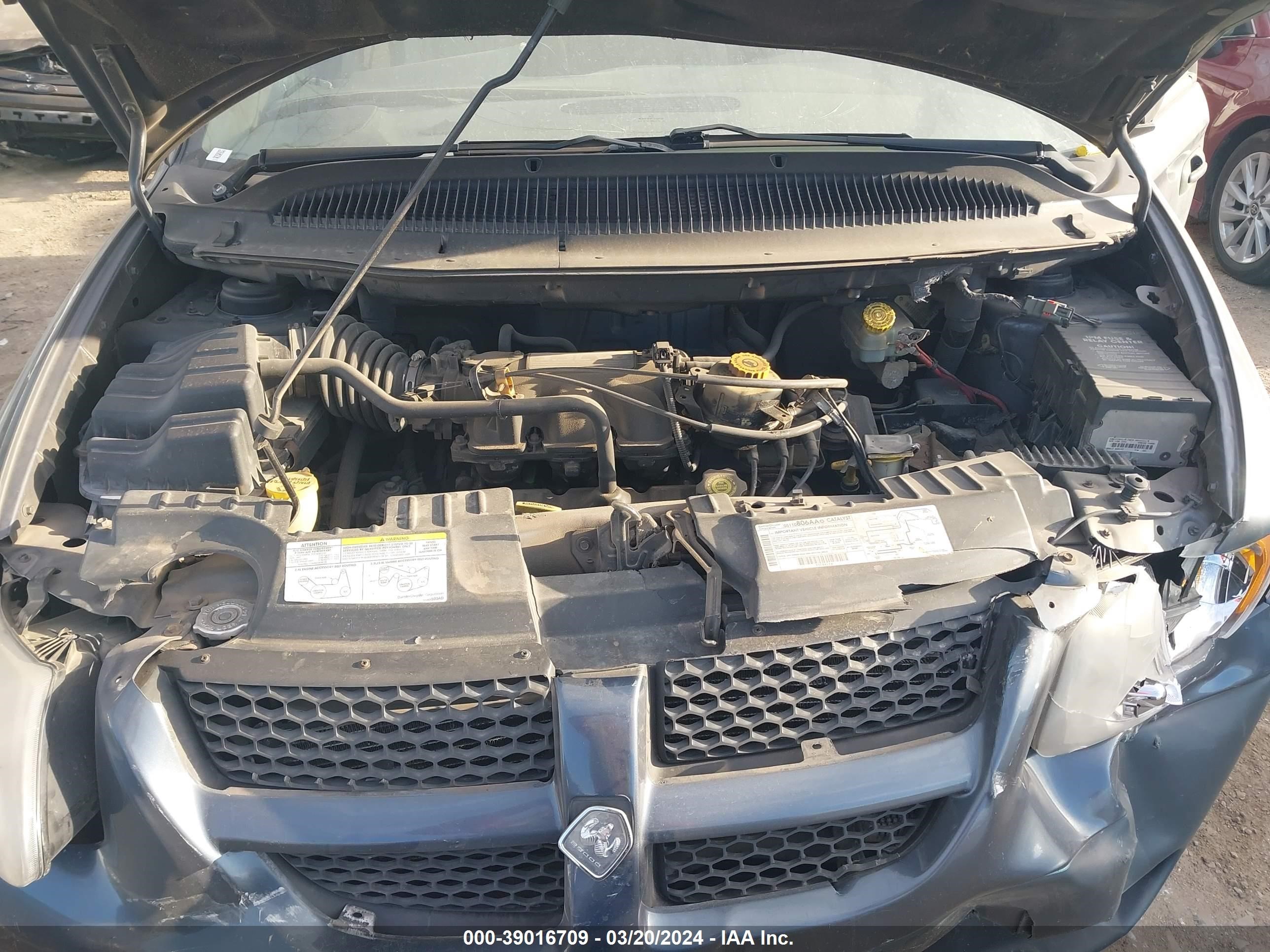 Photo 9 VIN: 1B4GP25322B618580 - DODGE CARAVAN 