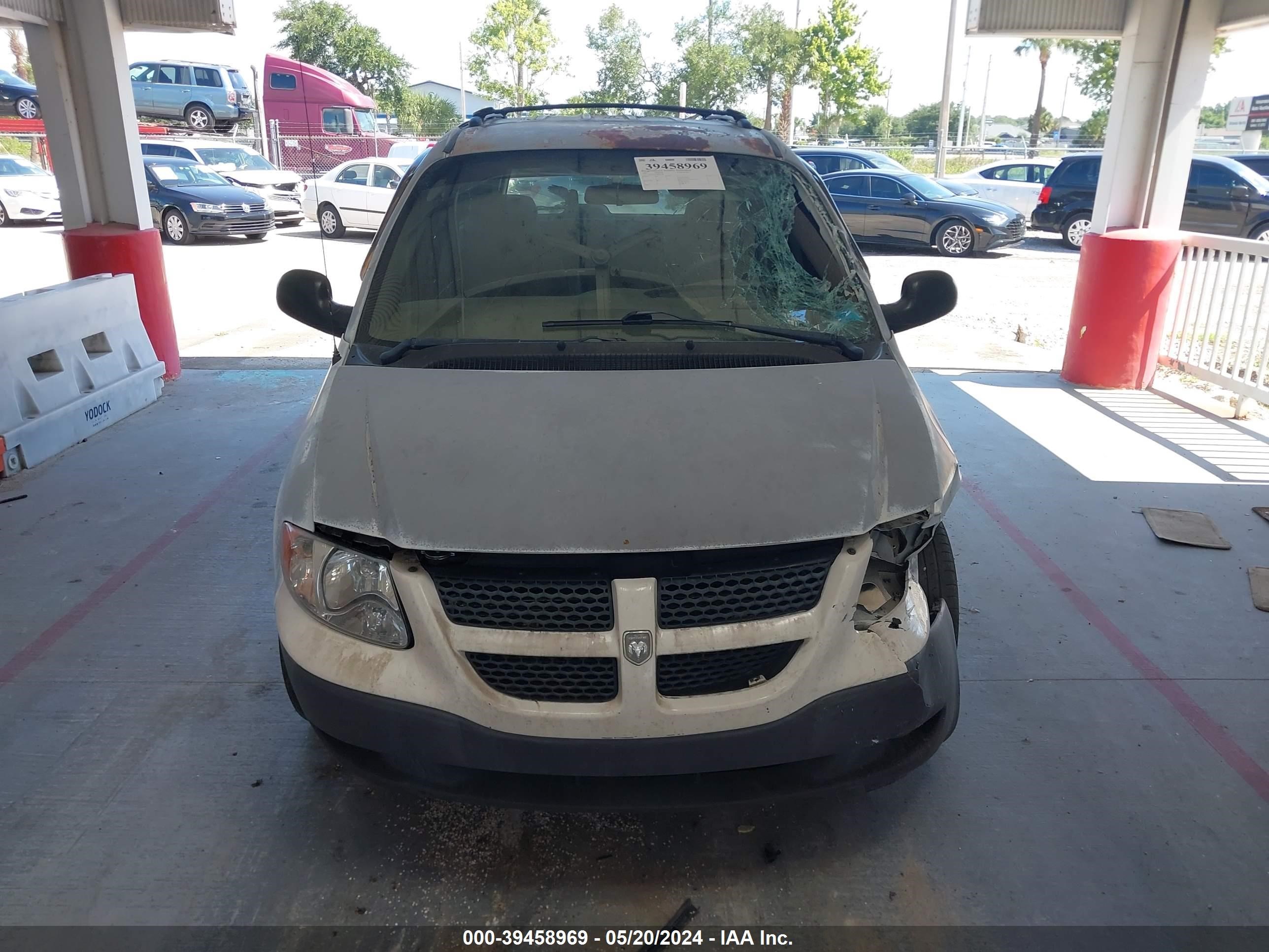 Photo 11 VIN: 1B4GP25332B697399 - DODGE CARAVAN 