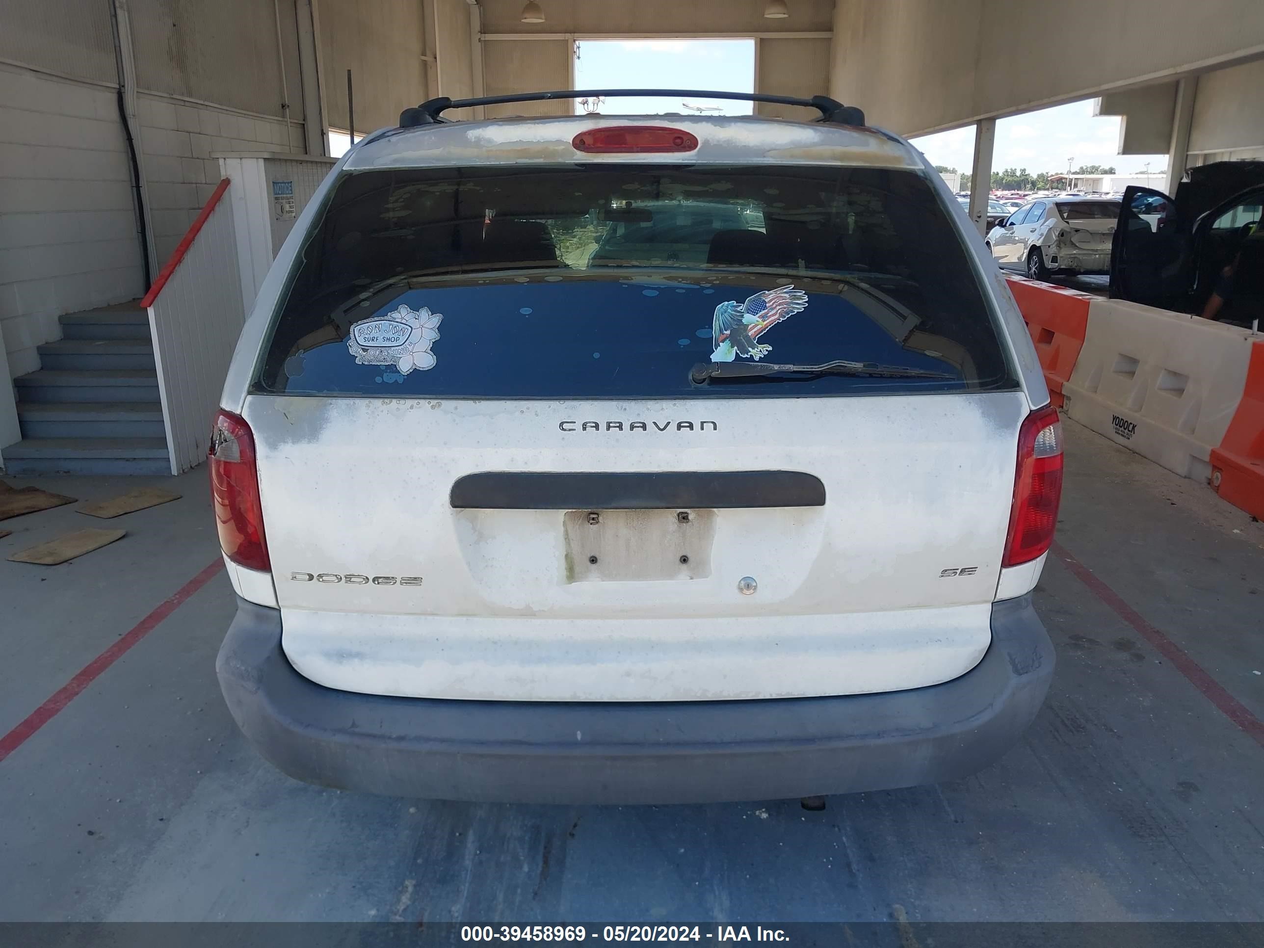 Photo 15 VIN: 1B4GP25332B697399 - DODGE CARAVAN 