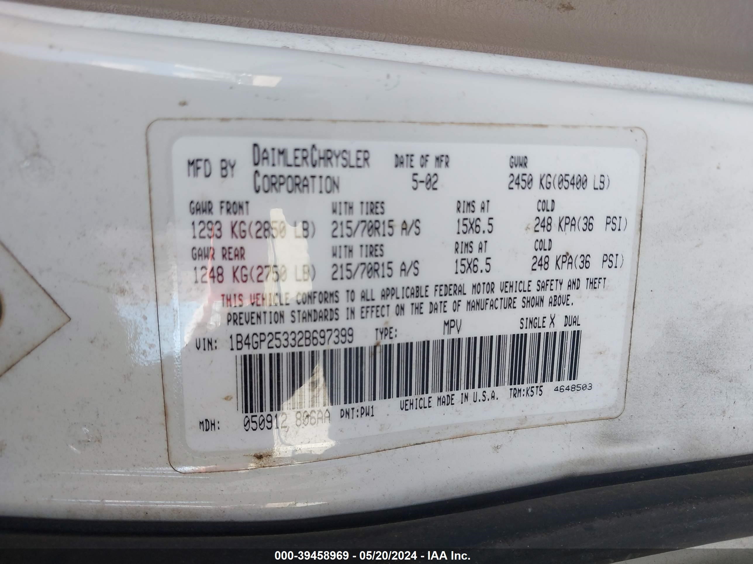 Photo 8 VIN: 1B4GP25332B697399 - DODGE CARAVAN 